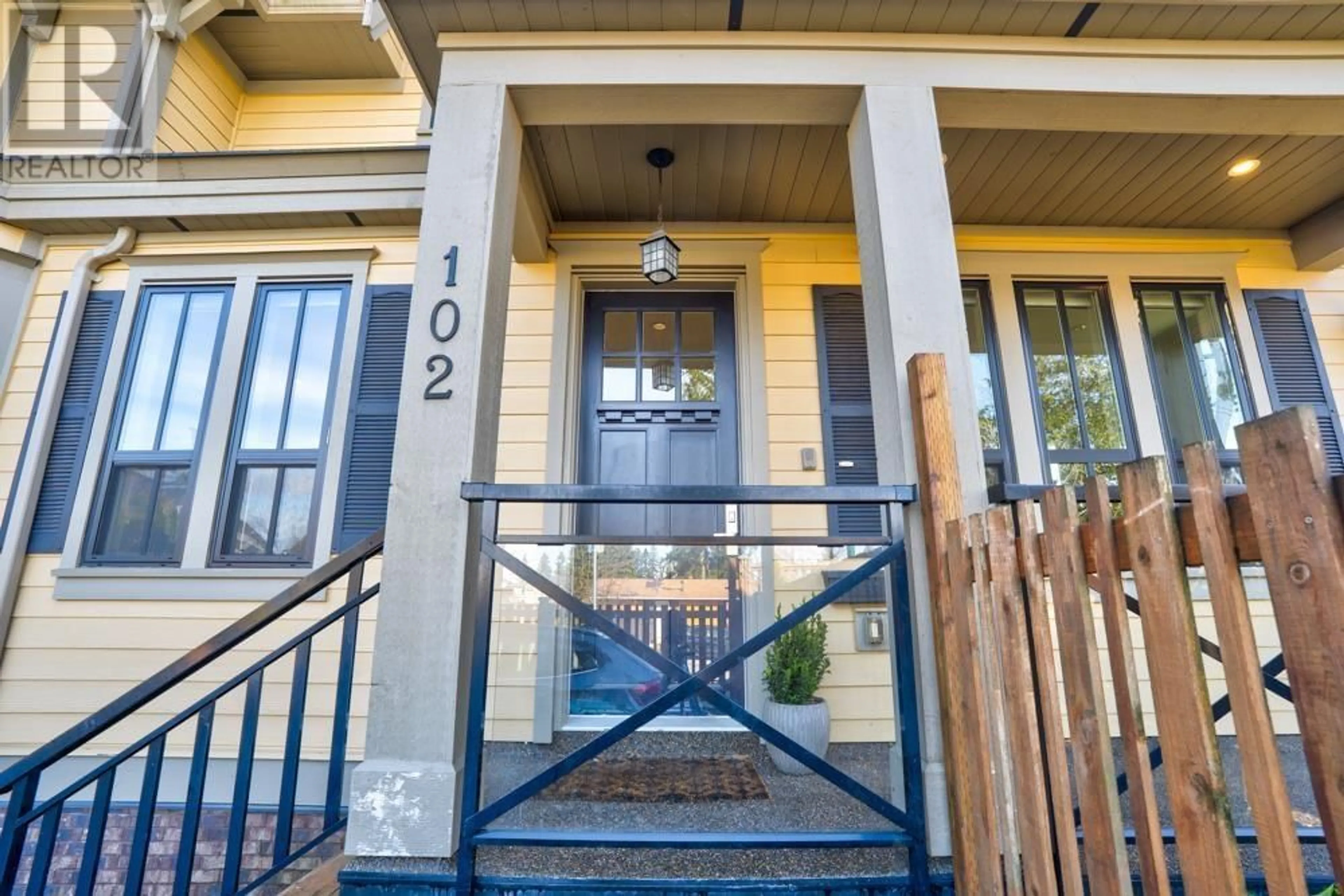 Indoor entryway for 102 658 HARRISON AVENUE, Coquitlam British Columbia V3J3Y2