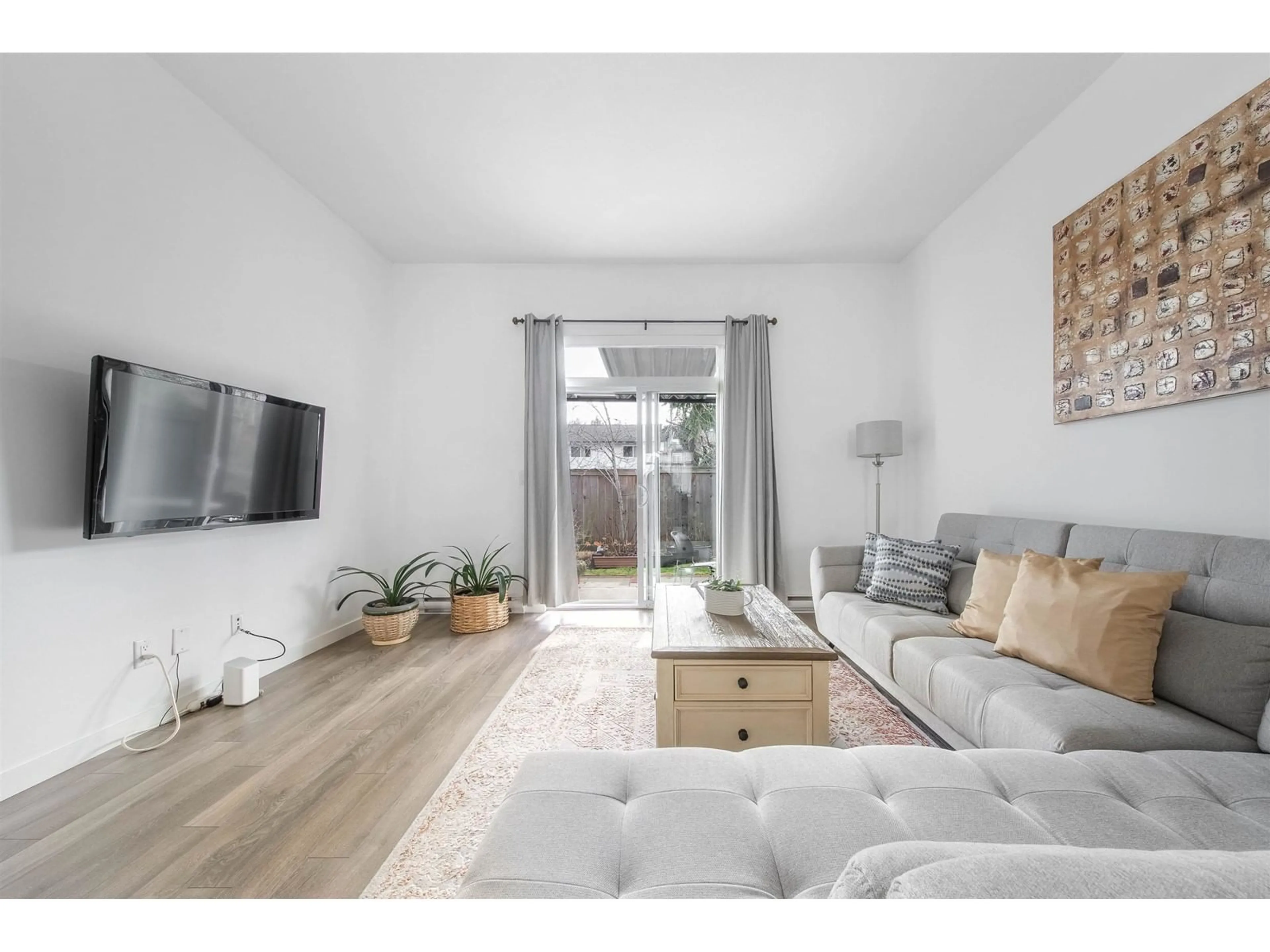 Living room with furniture, unknown for 29 - 10433 158, Surrey British Columbia V4N6S3