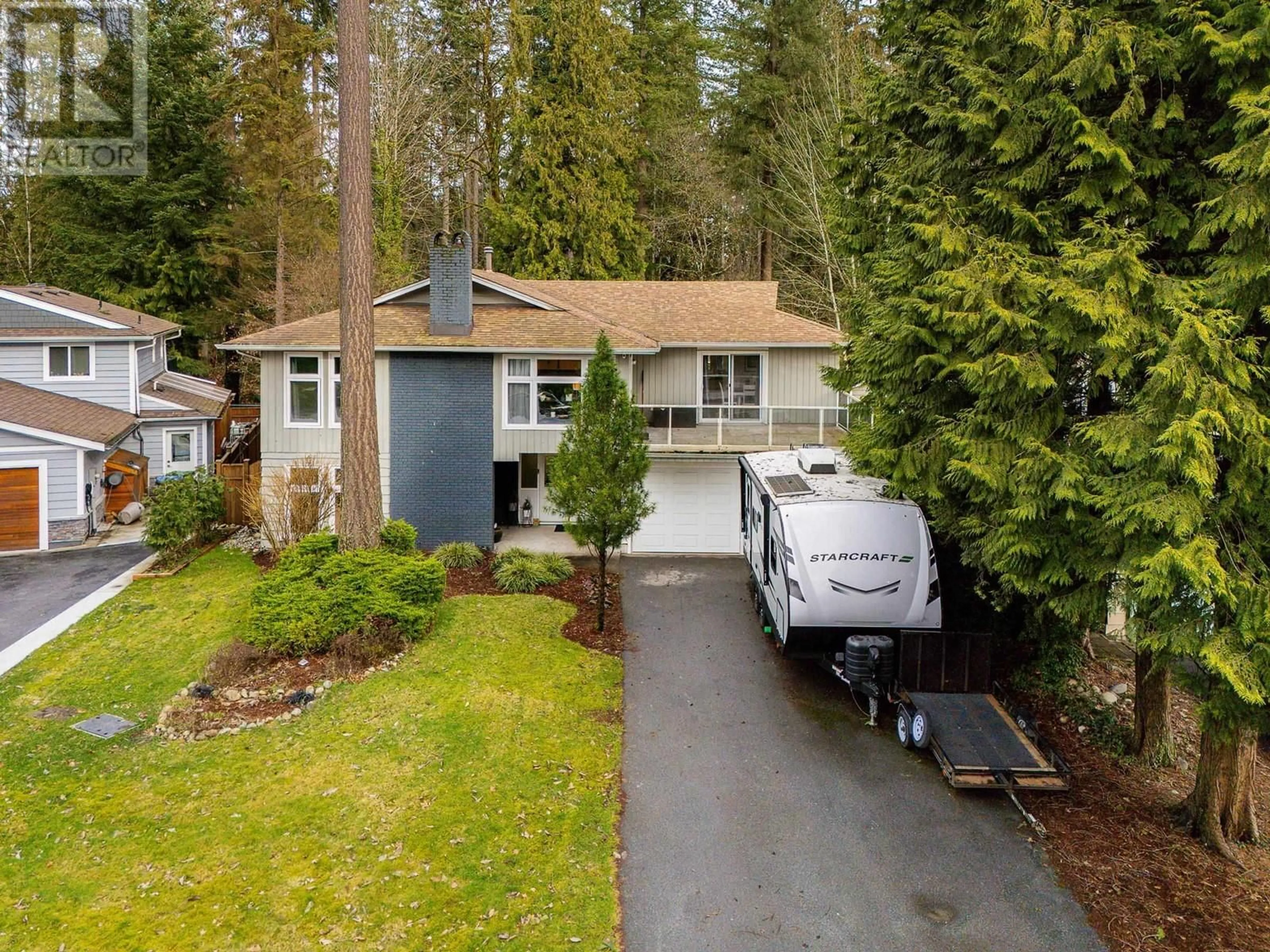 A pic from outside/outdoor area/front of a property/back of a property/a pic from drone, street for 3668 KENNEDY STREET, Port Coquitlam British Columbia V3B4Z1