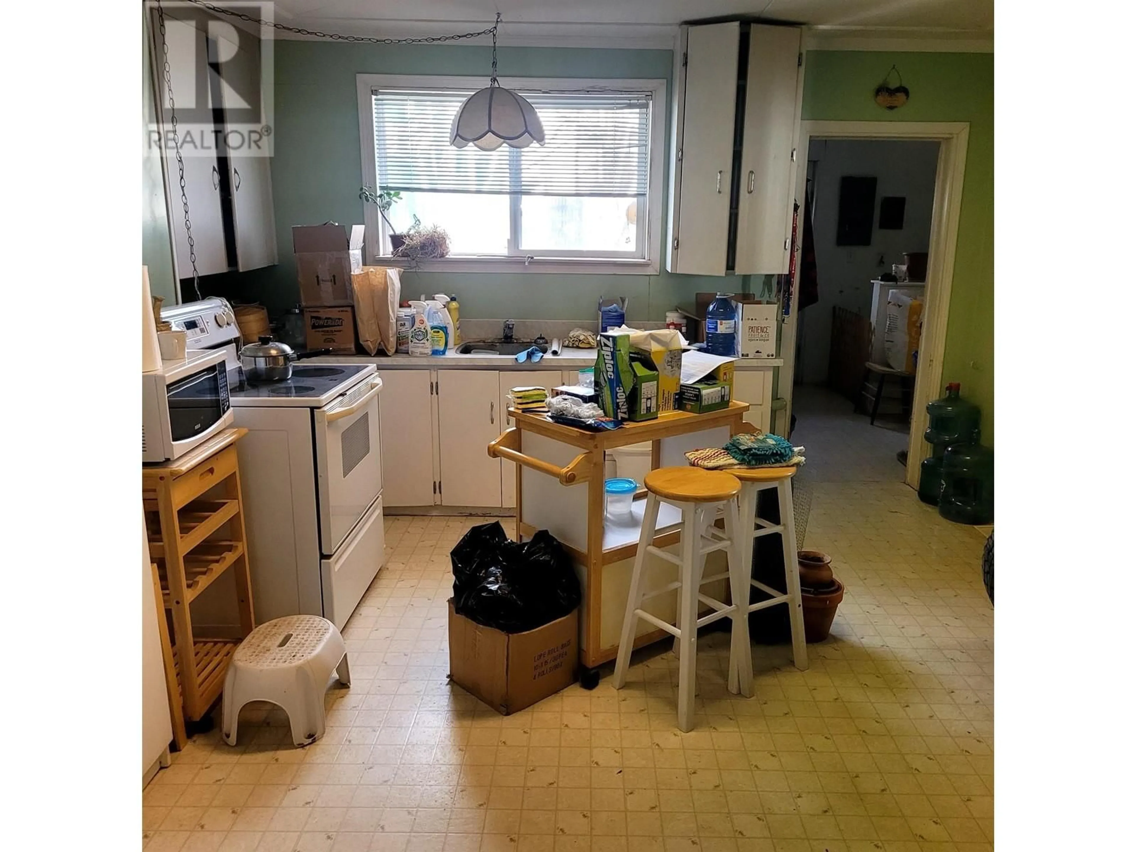 Standard kitchen, unknown for 232 N FIRST AVENUE, Williams Lake British Columbia V2G1Y9