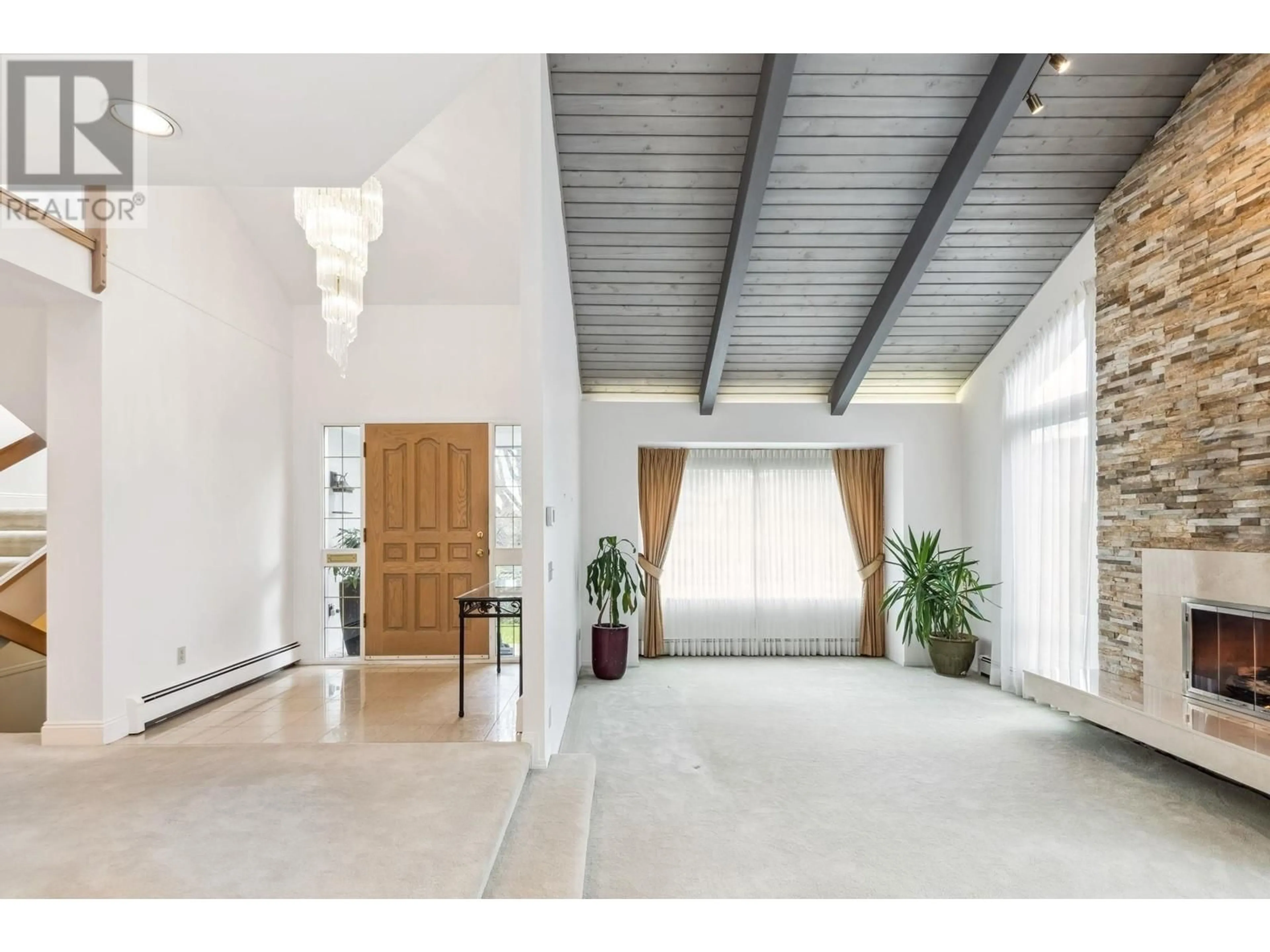 Indoor foyer for 1195 W 59 AVENUE, Vancouver British Columbia V6P1Y1