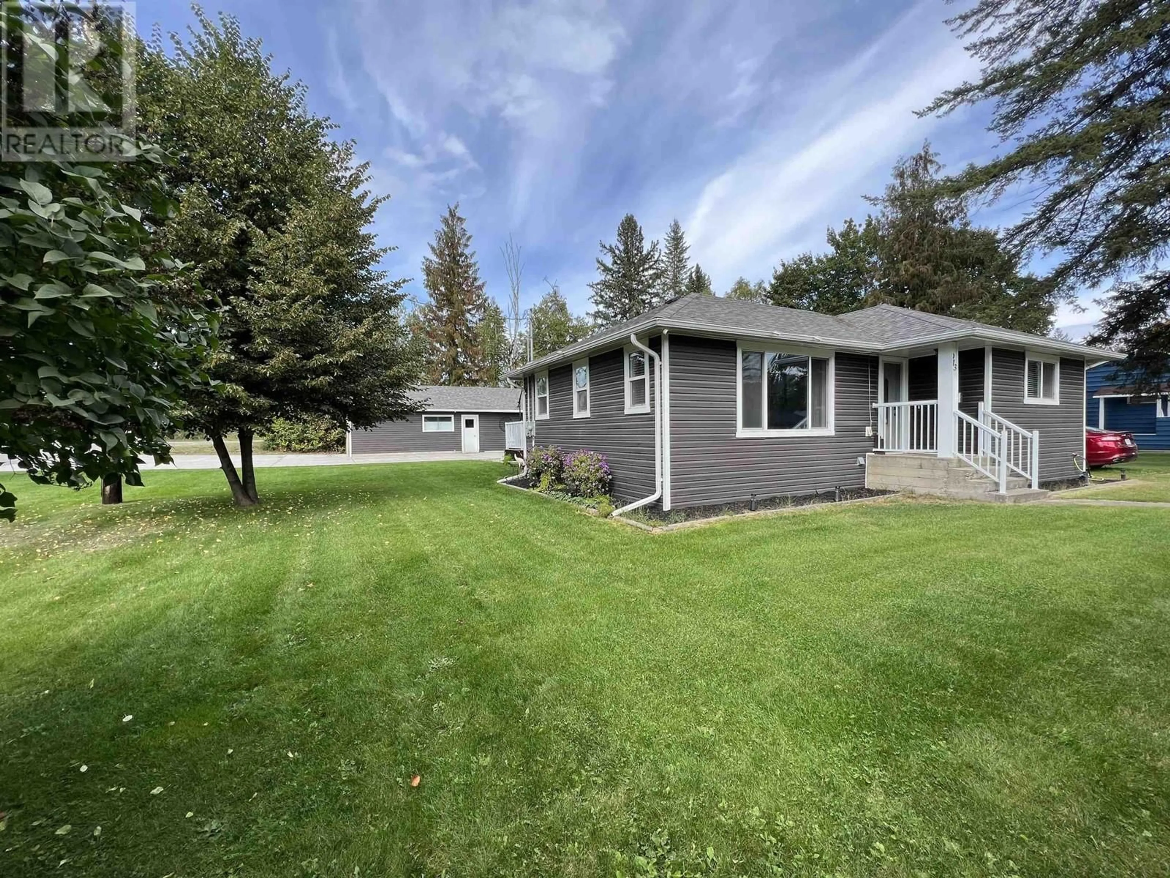 A pic from outside/outdoor area/front of a property/back of a property/a pic from drone, water/lake/river/ocean view for 913 JOHNSTON AVENUE, Quesnel British Columbia V2J3B9