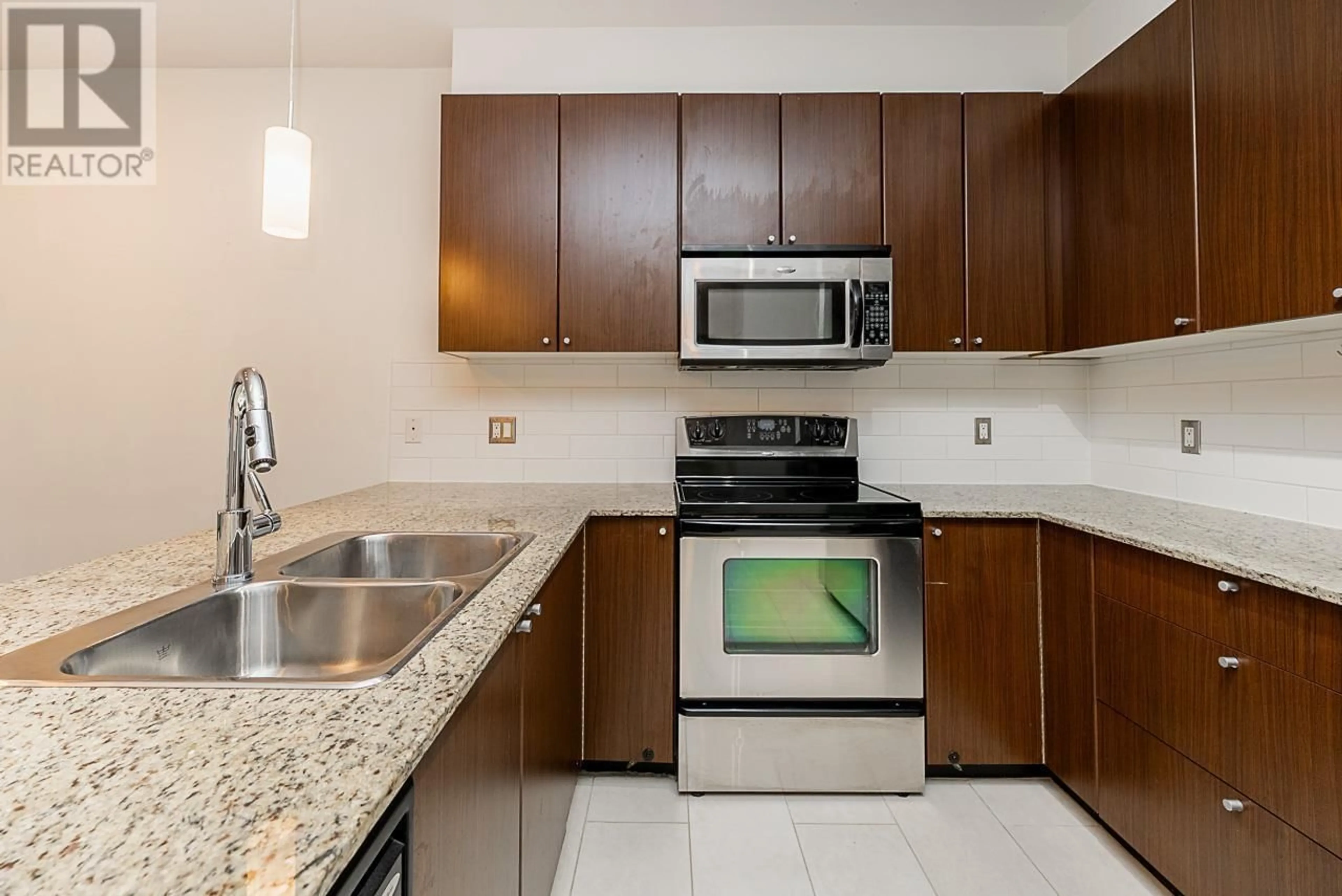 Standard kitchen, ceramic/tile floor for 311 2484 WILSON AVENUE, Port Coquitlam British Columbia V3C0A5