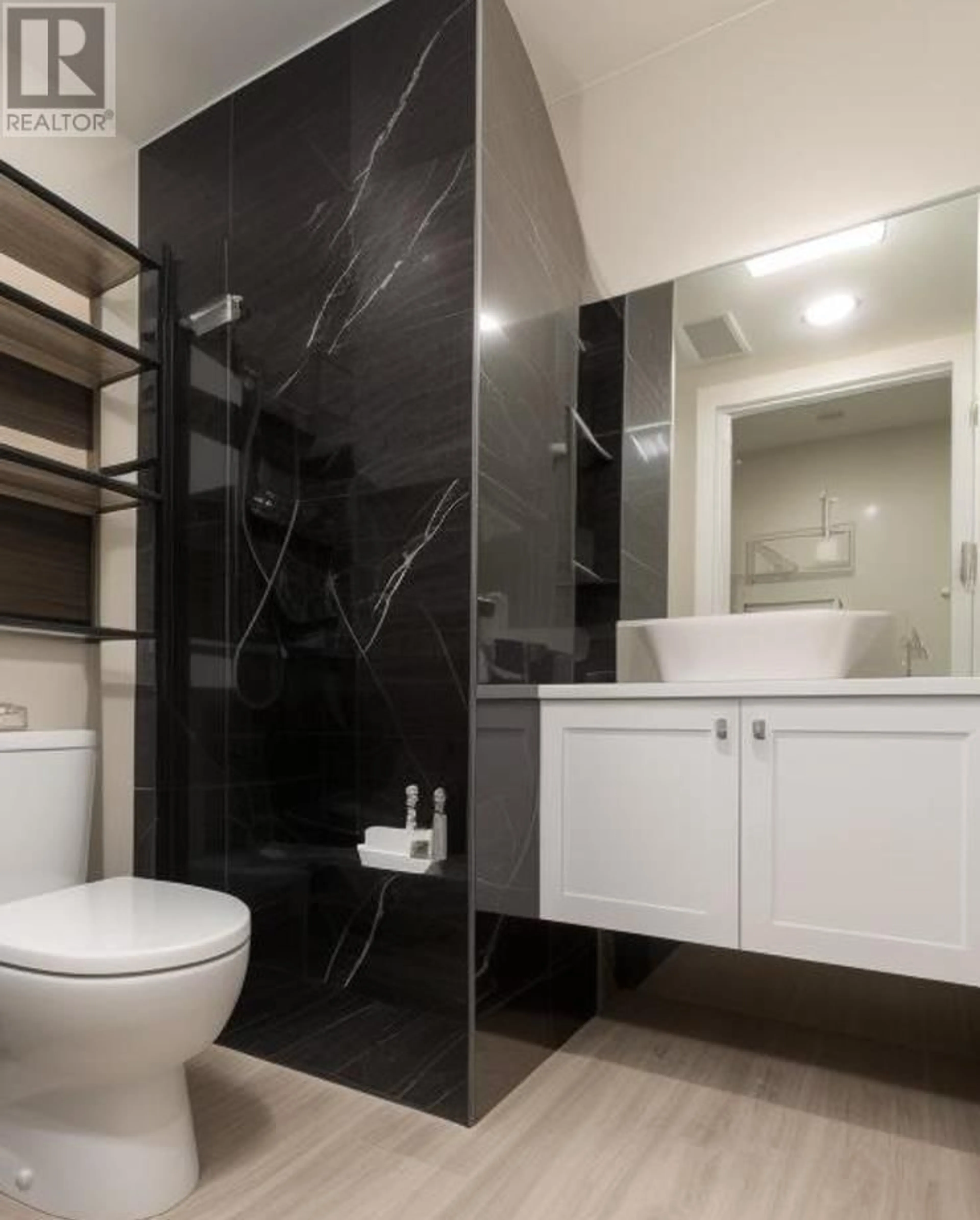 Contemporary bathroom, ceramic/tile floor for 901 BROADWAY STREET, Vancouver British Columbia V5T1Y3