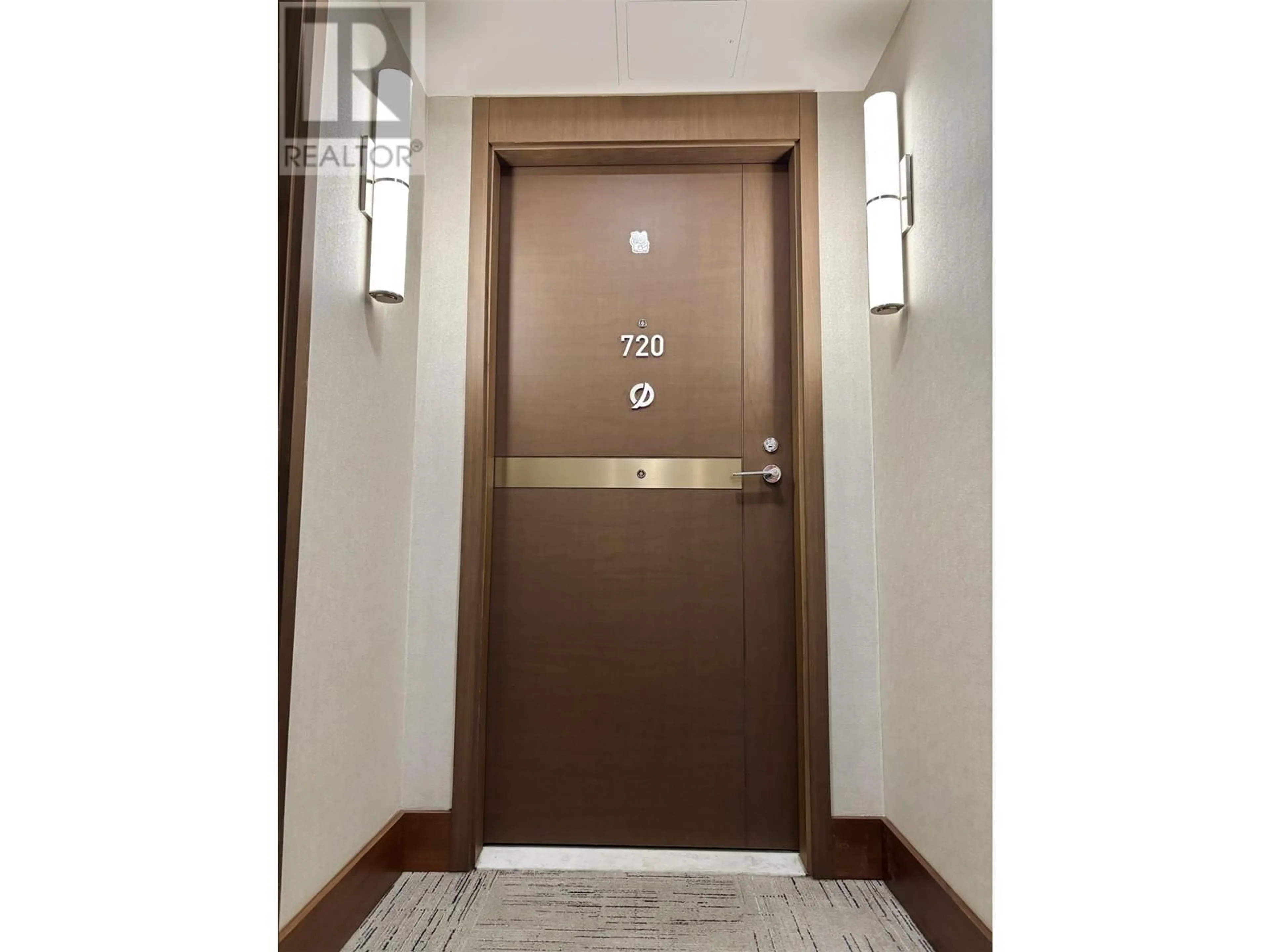 Indoor foyer for 720 - 433 MARINE DRIVE, Vancouver British Columbia V5X0H5
