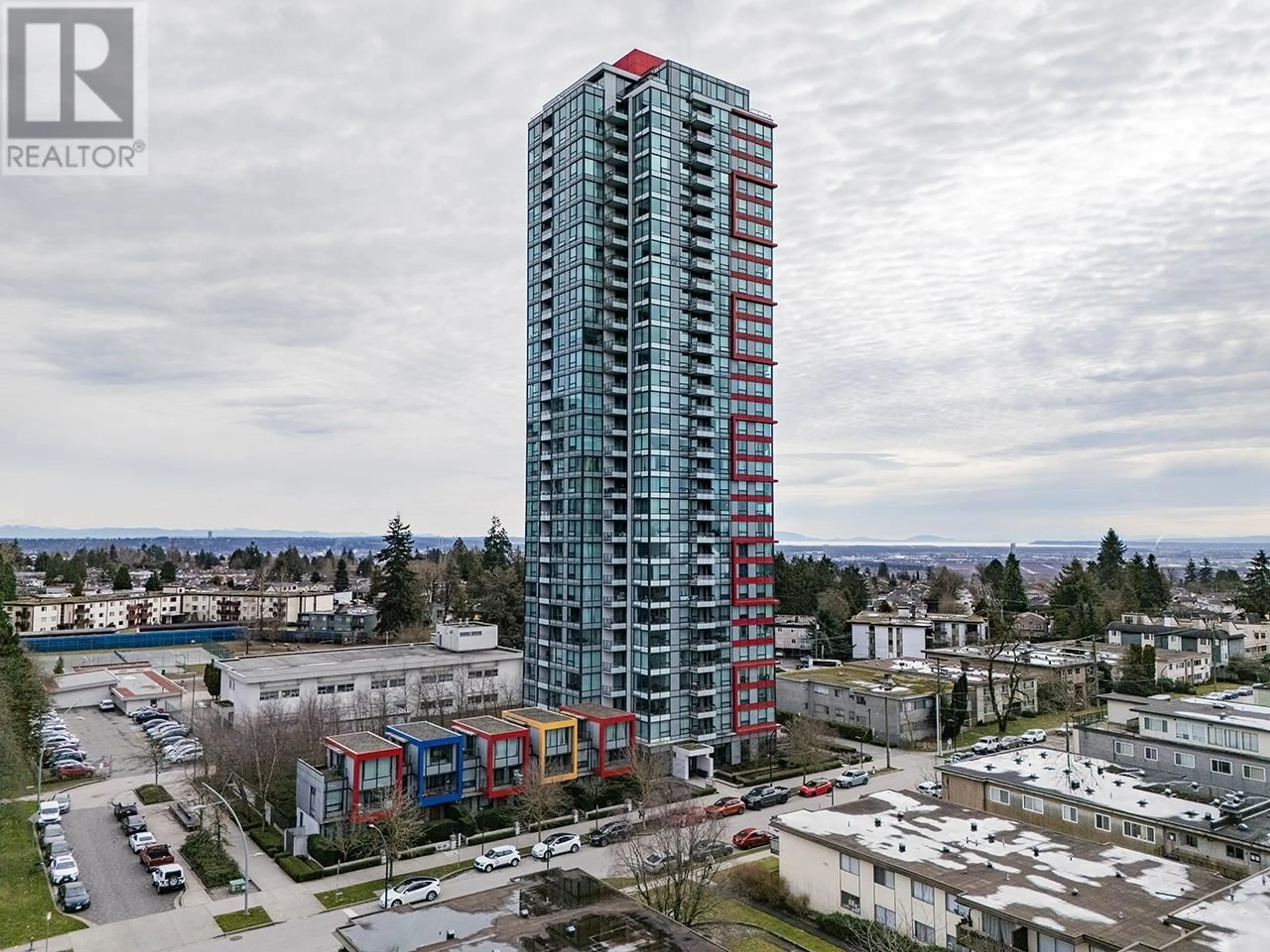 A pic from outside/outdoor area/front of a property/back of a property/a pic from drone, city buildings view from balcony for 3007 6658 DOW AVENUE, Burnaby British Columbia V5H0C7