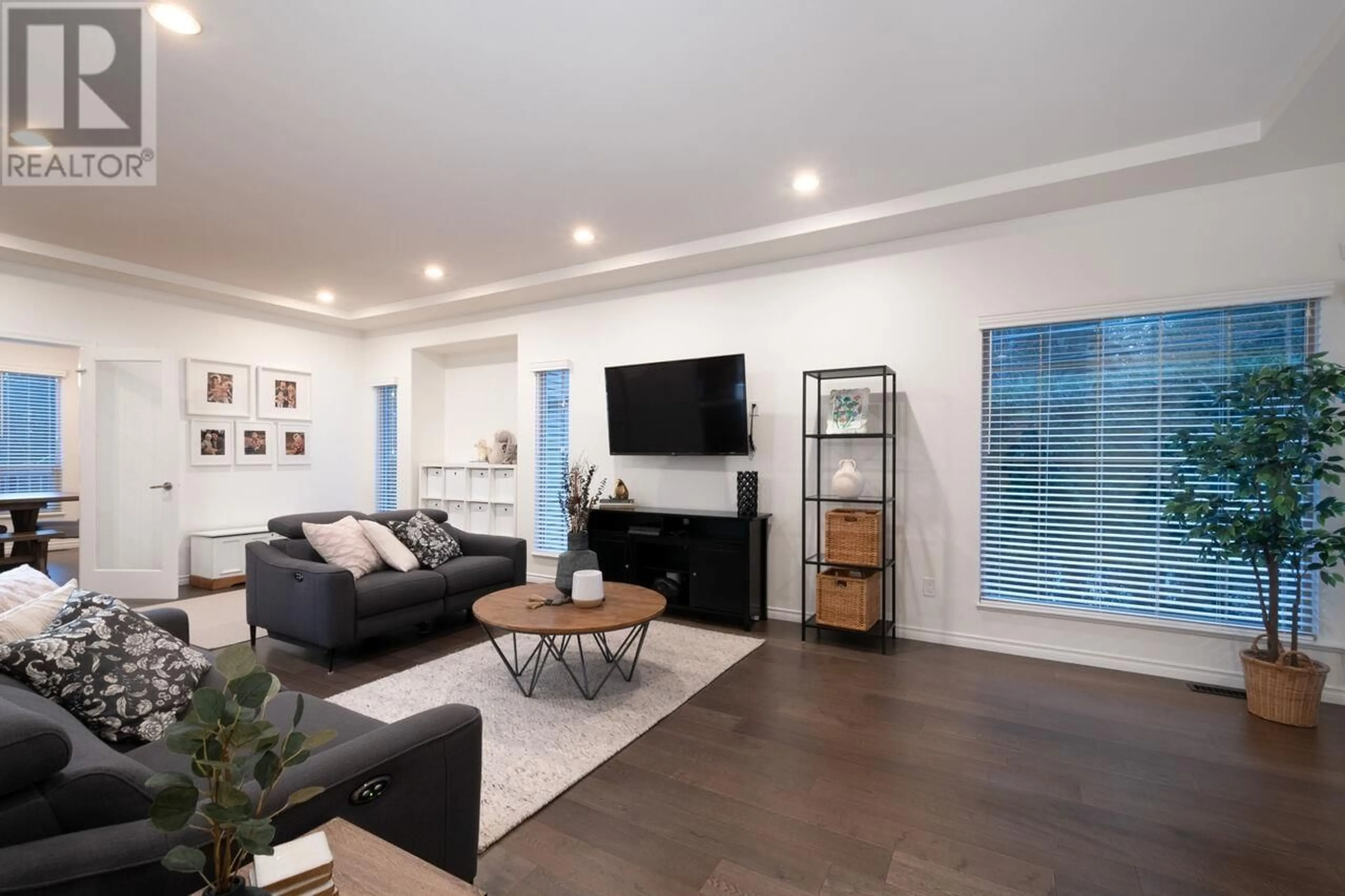 Living room with furniture, wood/laminate floor for 3282 WELLINGTON COURT, Coquitlam British Columbia V3B7X2