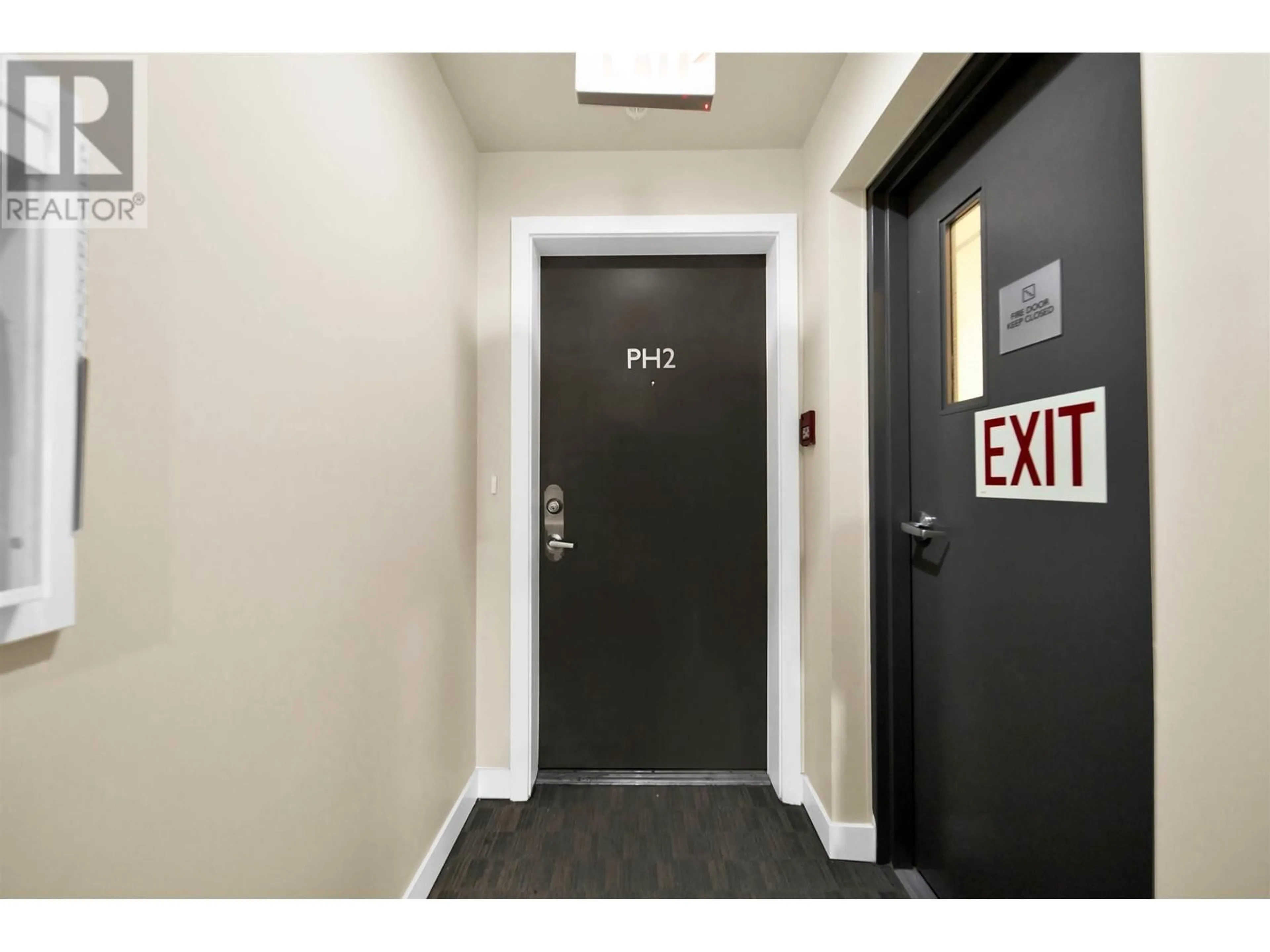 Indoor foyer for PH2 - 2689 KINGSWAY, Vancouver British Columbia V5R0C3
