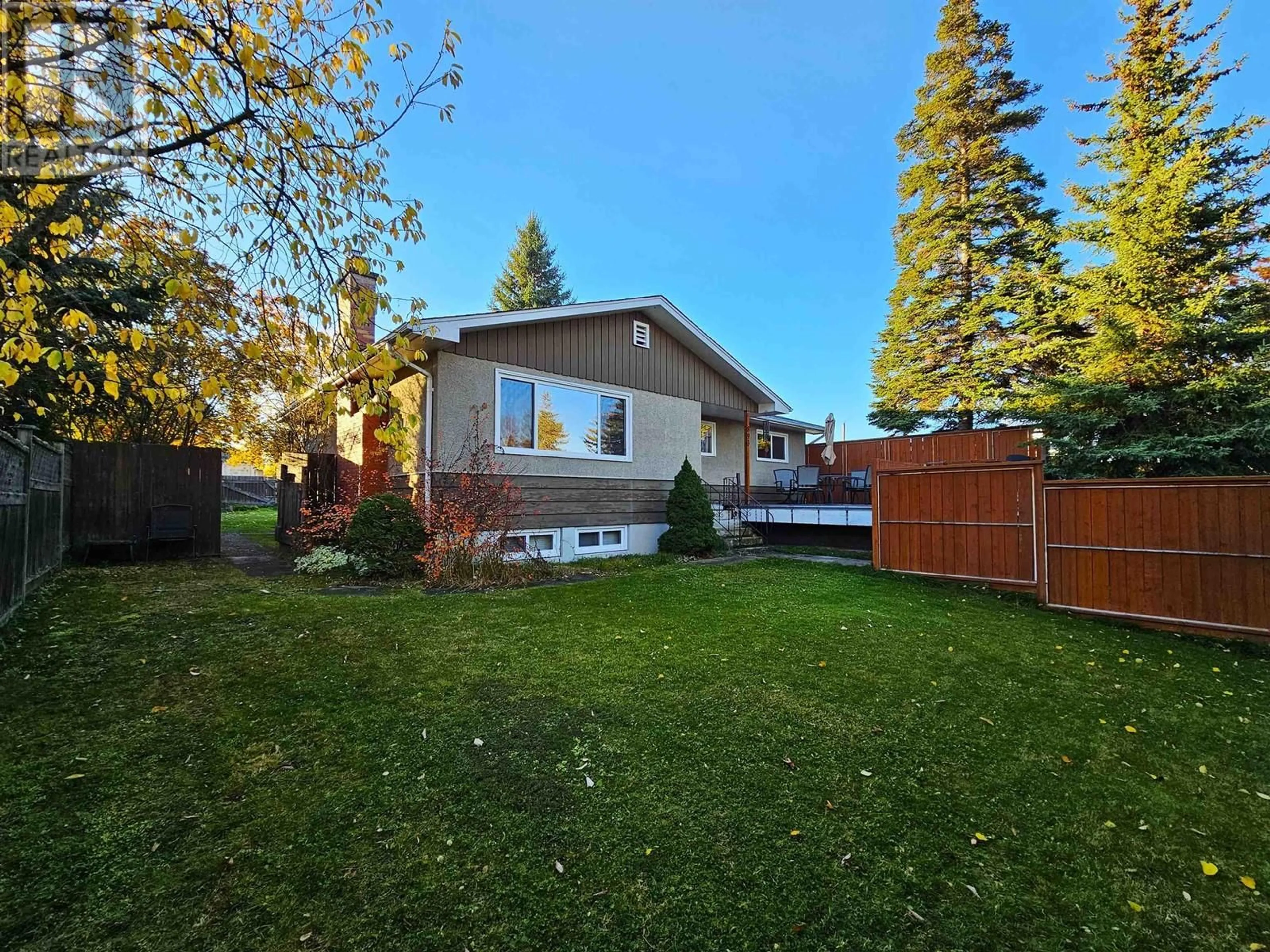 A pic from outside/outdoor area/front of a property/back of a property/a pic from drone, unknown for 893 GILLETT STREET, Prince George British Columbia V2M2V1