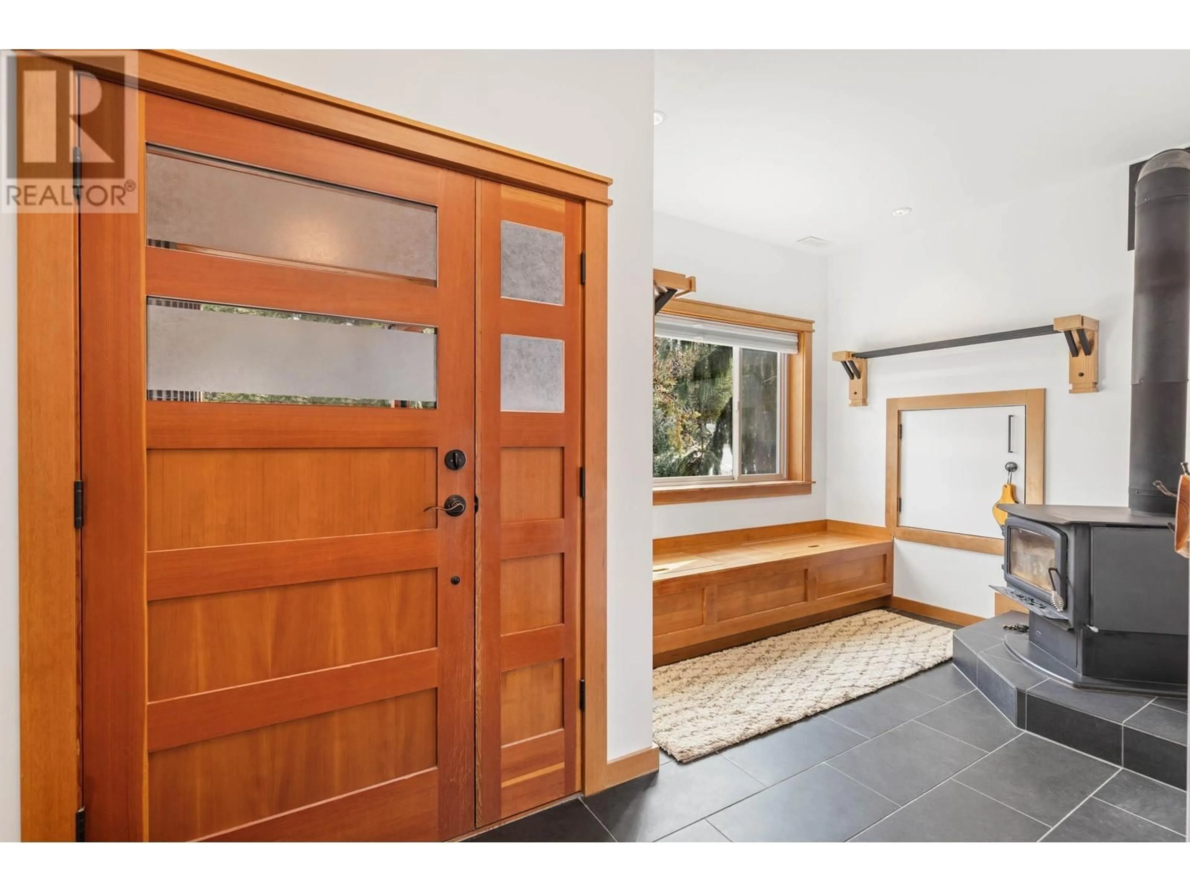 Indoor entryway for 1354 GREENWOOD STREET, Pemberton British Columbia V0N0A7