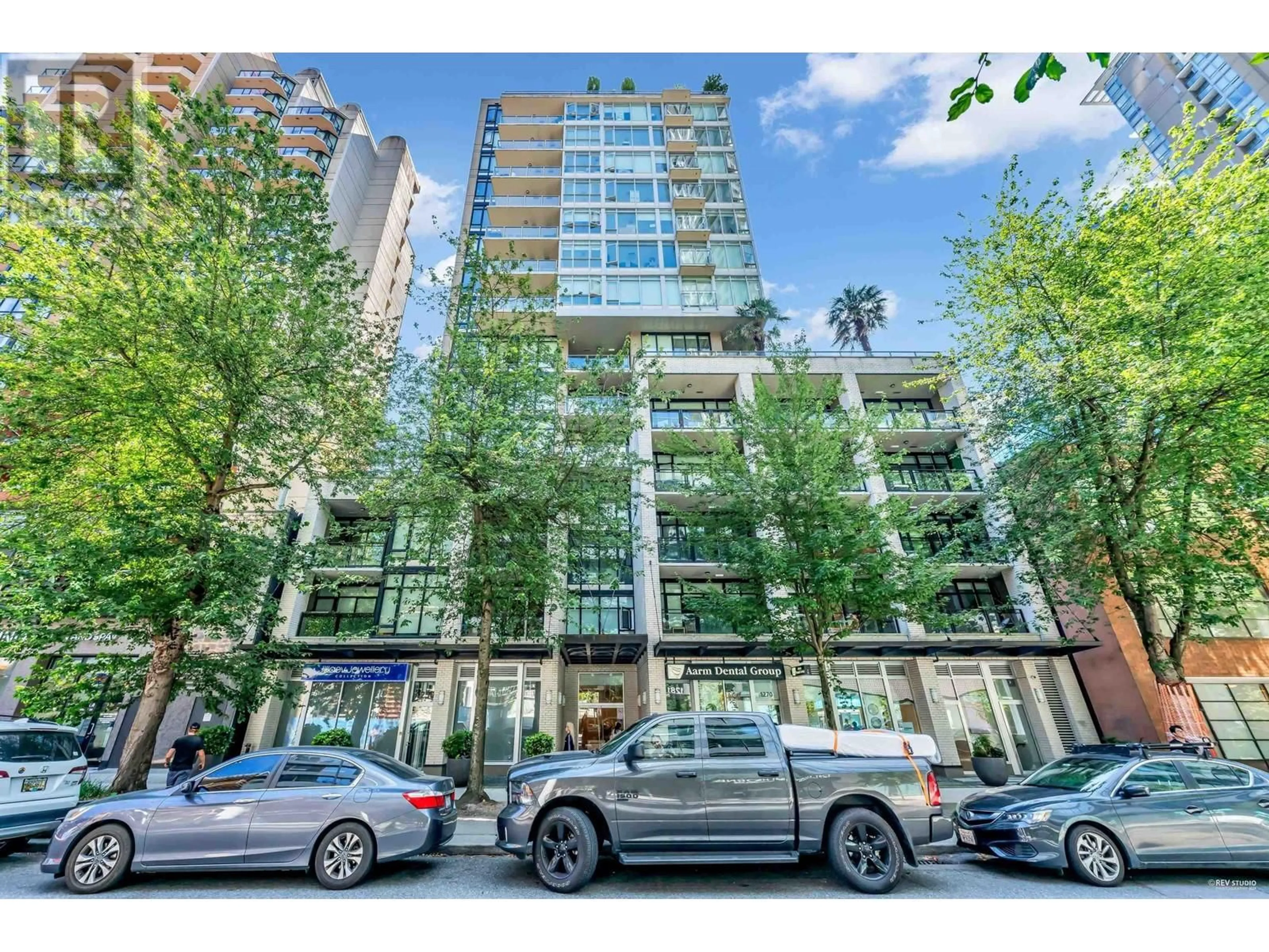 Indoor foyer for 506 1252 HORNBY STREET, Vancouver British Columbia V6Z0A3