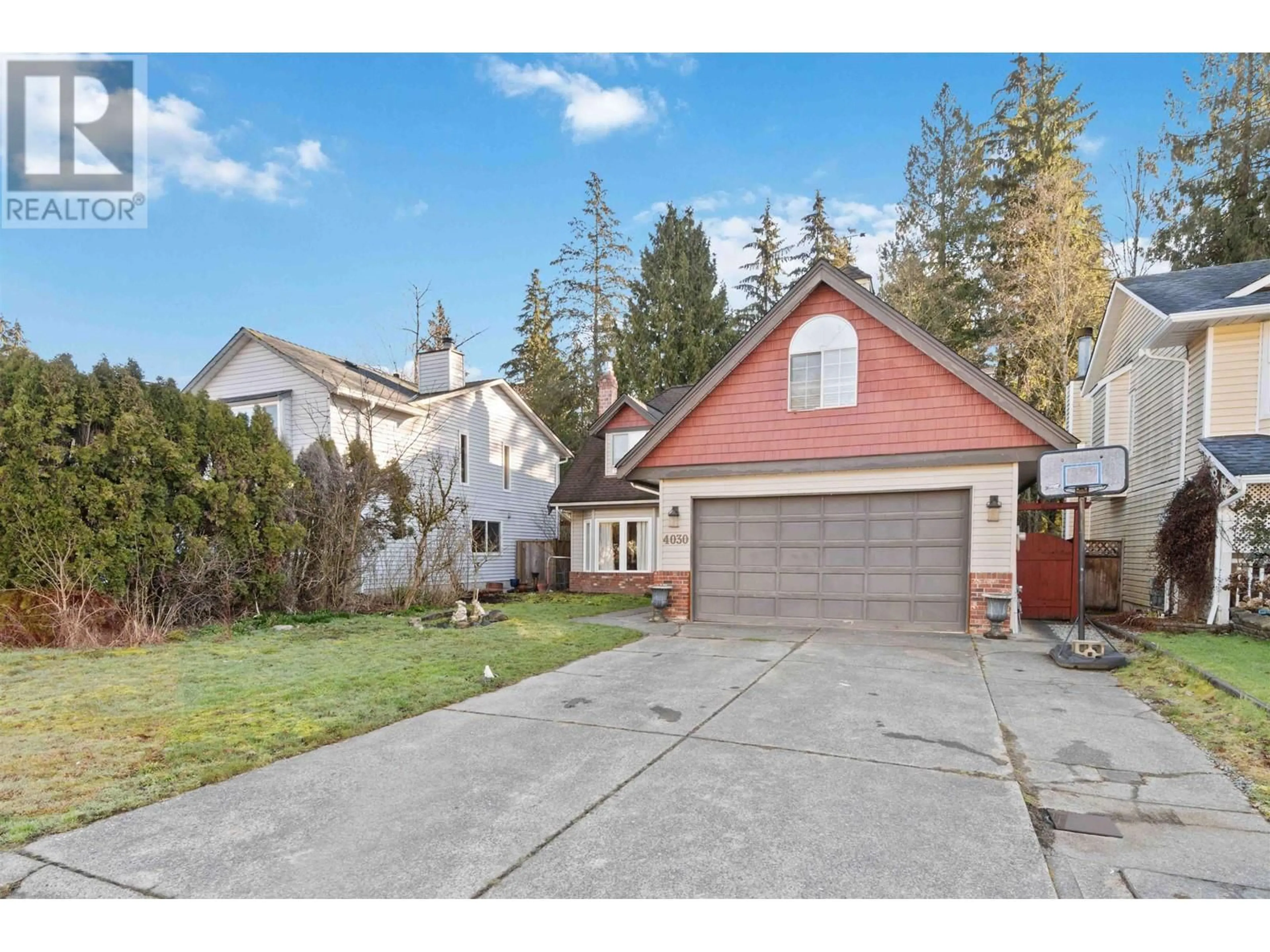 A pic from outside/outdoor area/front of a property/back of a property/a pic from drone, street for 4030 WEDGEWOOD STREET, Port Coquitlam British Columbia V3B6R5