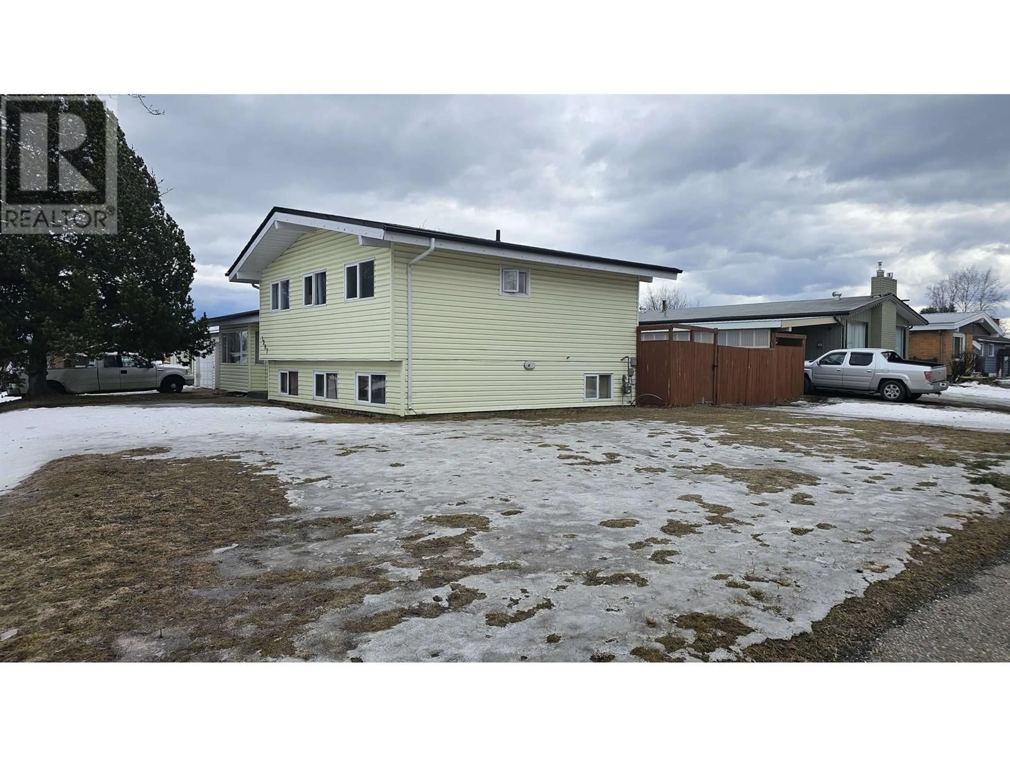 A pic from outside/outdoor area/front of a property/back of a property/a pic from drone, unknown for 1207 GARVIN STREET, Prince George British Columbia V2M3Y9