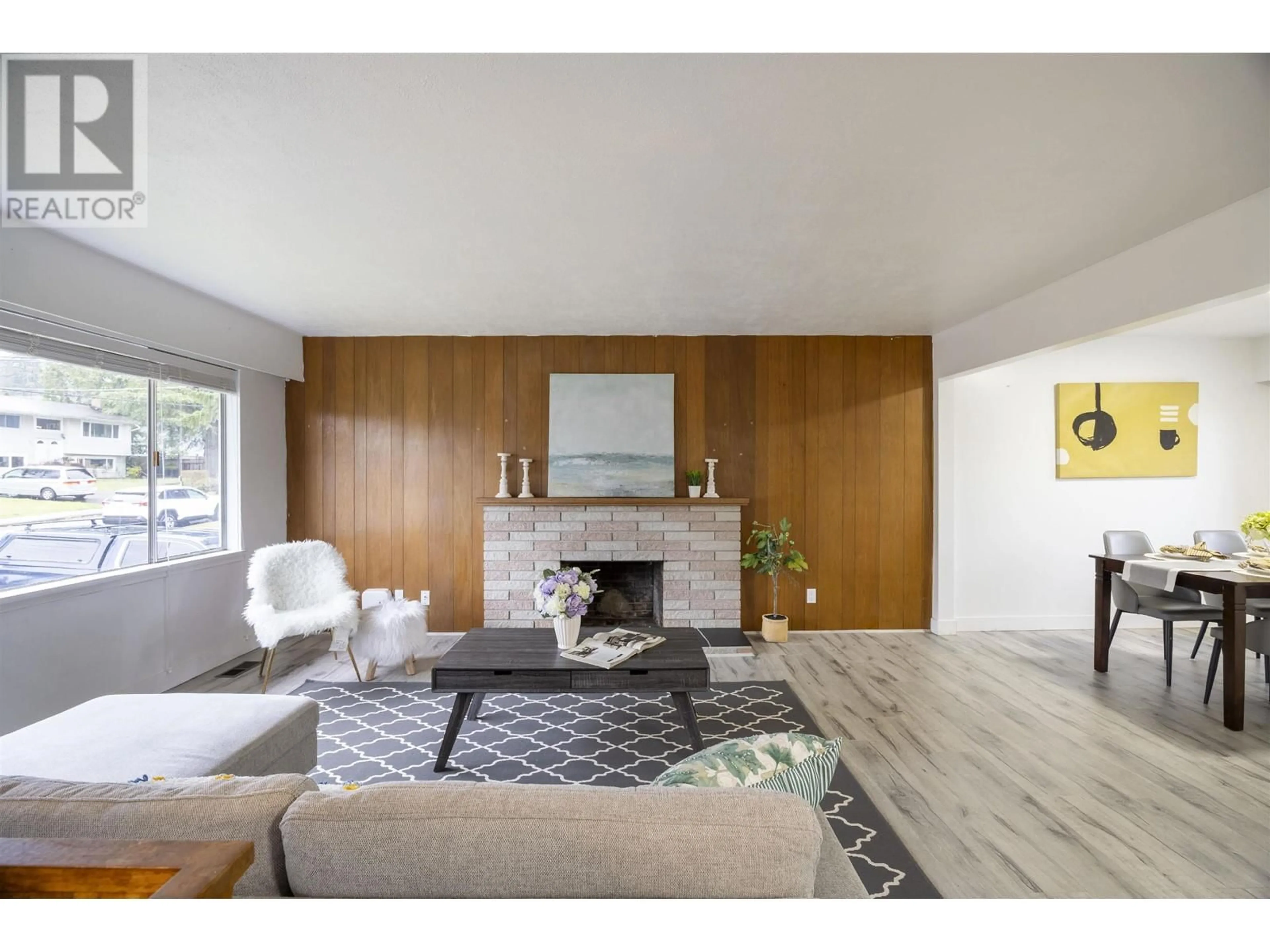 Living room with furniture, wood/laminate floor for 2418 WARRENTON AVENUE, Coquitlam British Columbia V3K3M5