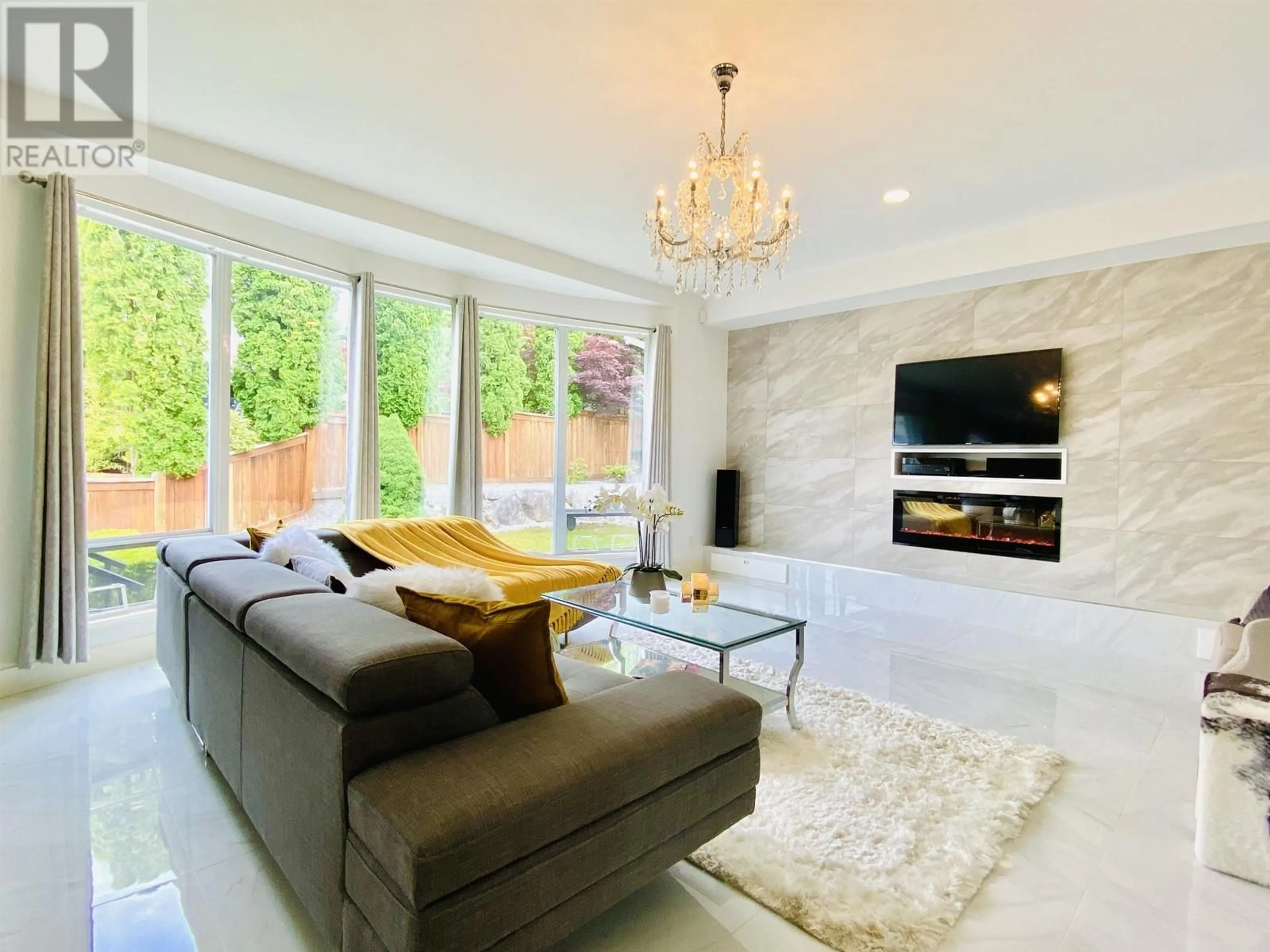 Living room with furniture, unknown for 24 BALSAM PLACE, Port Moody British Columbia V3H5A6