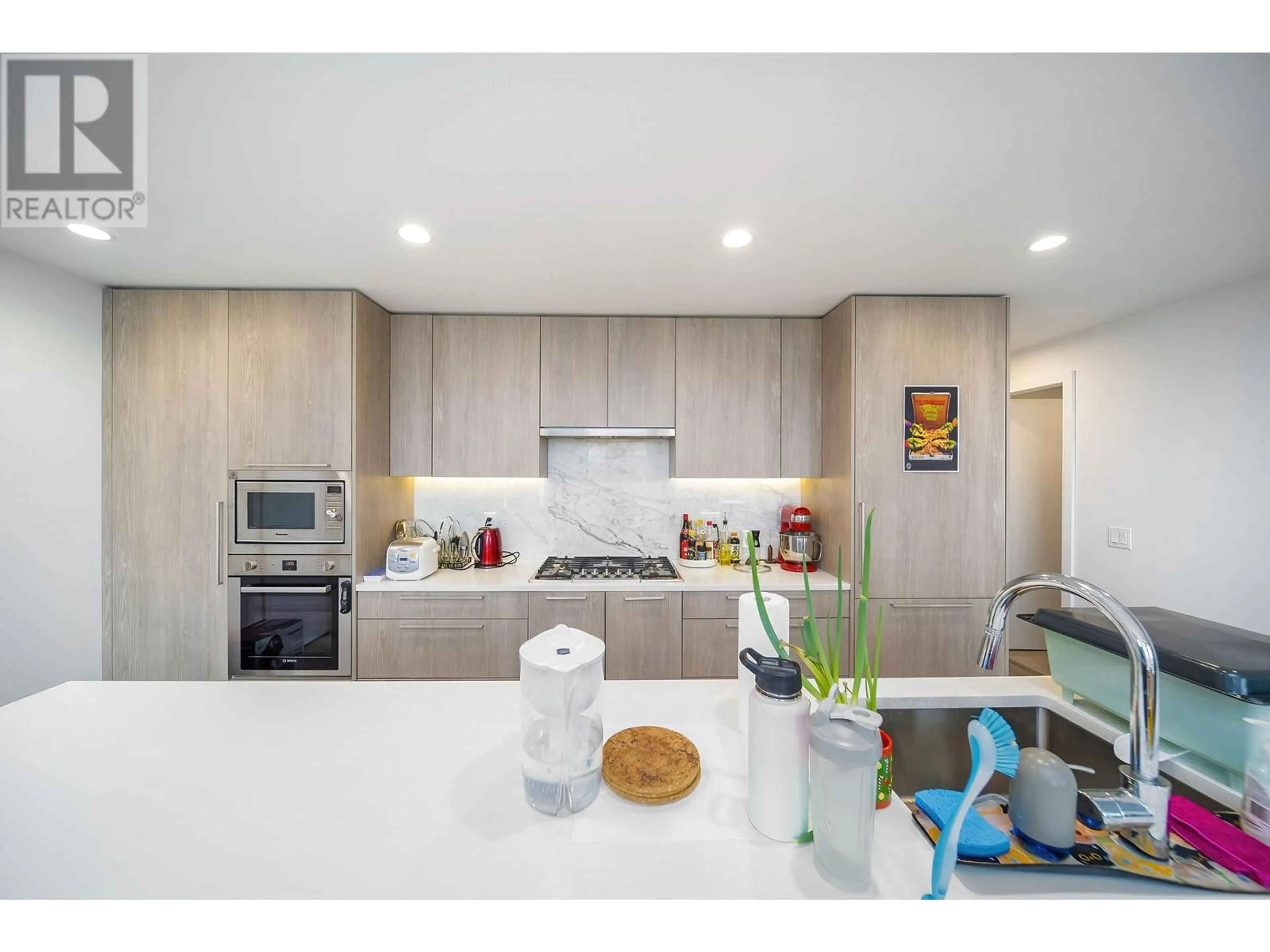 Open concept kitchen, unknown for 1601 - 6398 SILVER STREET, Burnaby British Columbia V5H0K7