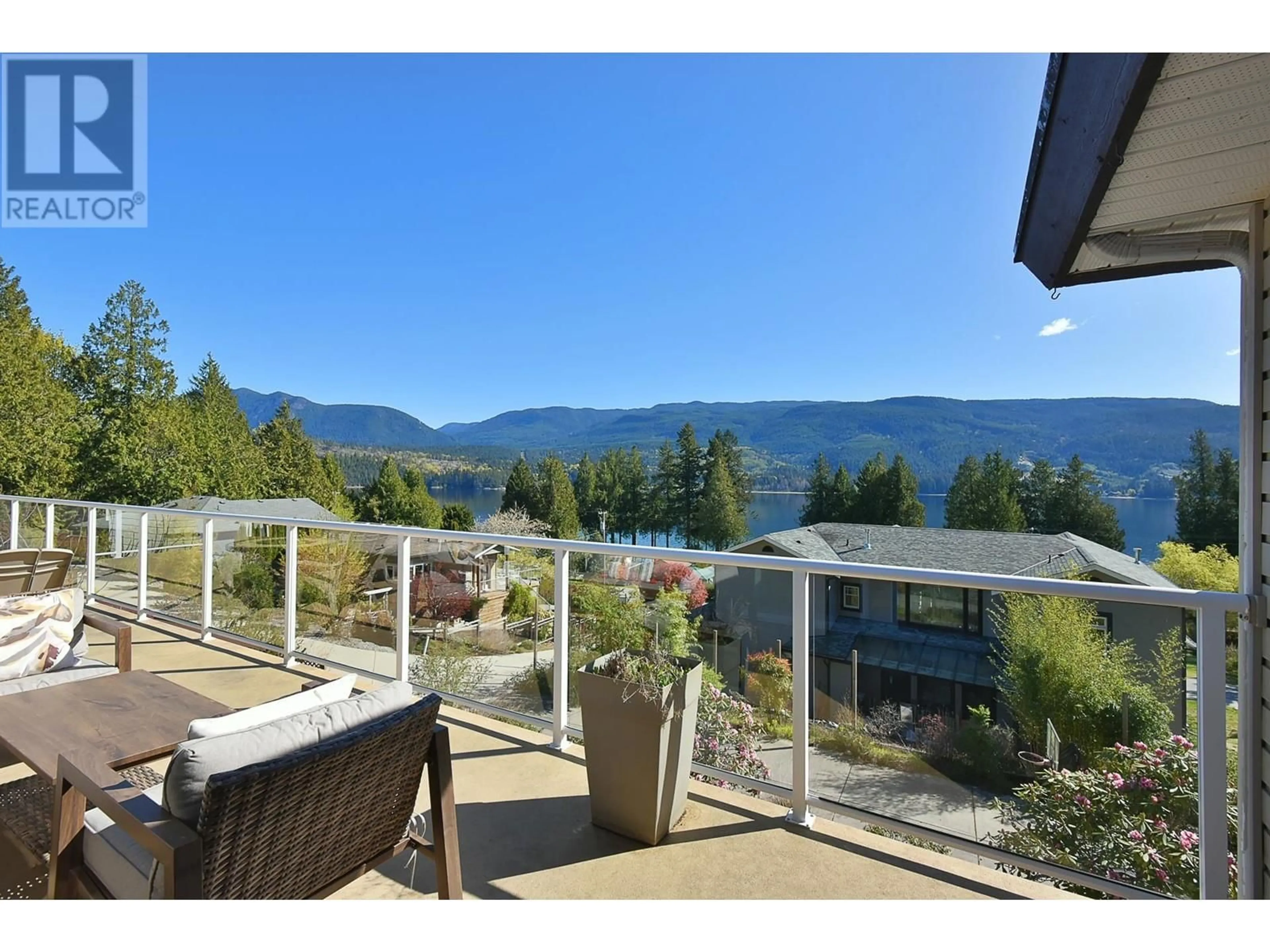 Patio, water/lake/river/ocean view for 6274 FAIRWAY AVENUE, Sechelt British Columbia V7Z0P8
