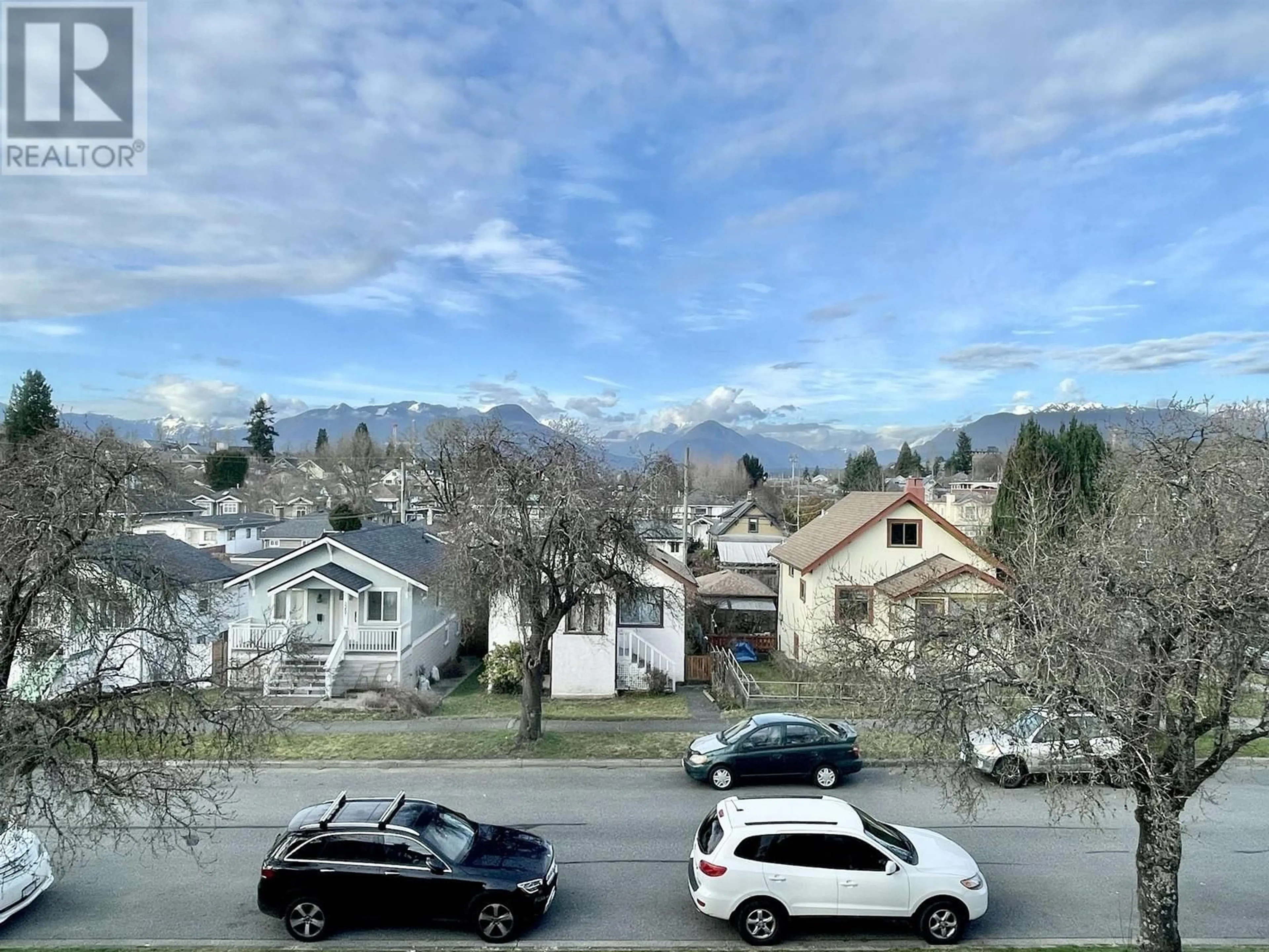 A pic from outside/outdoor area/front of a property/back of a property/a pic from drone, mountain view for 3288 NAPIER STREET, Vancouver British Columbia V5K2X1