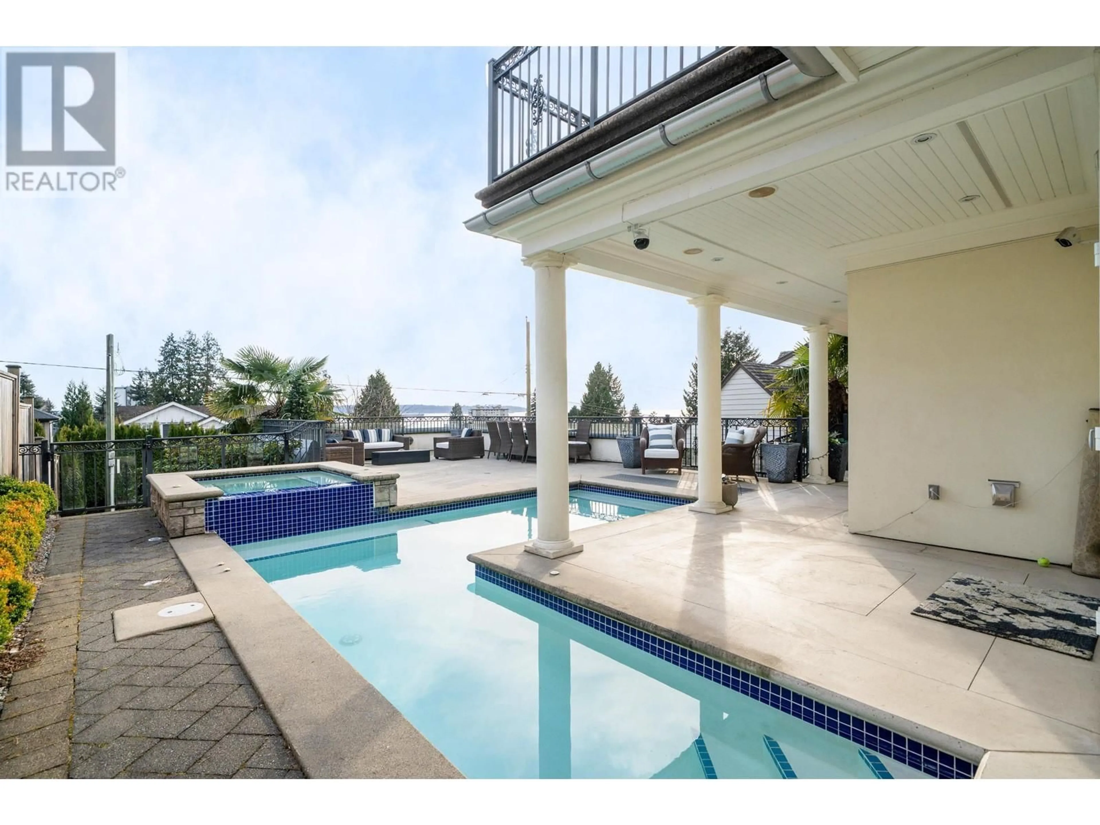 Pool for 2285 KINGS AVENUE, West Vancouver British Columbia V7V2C1