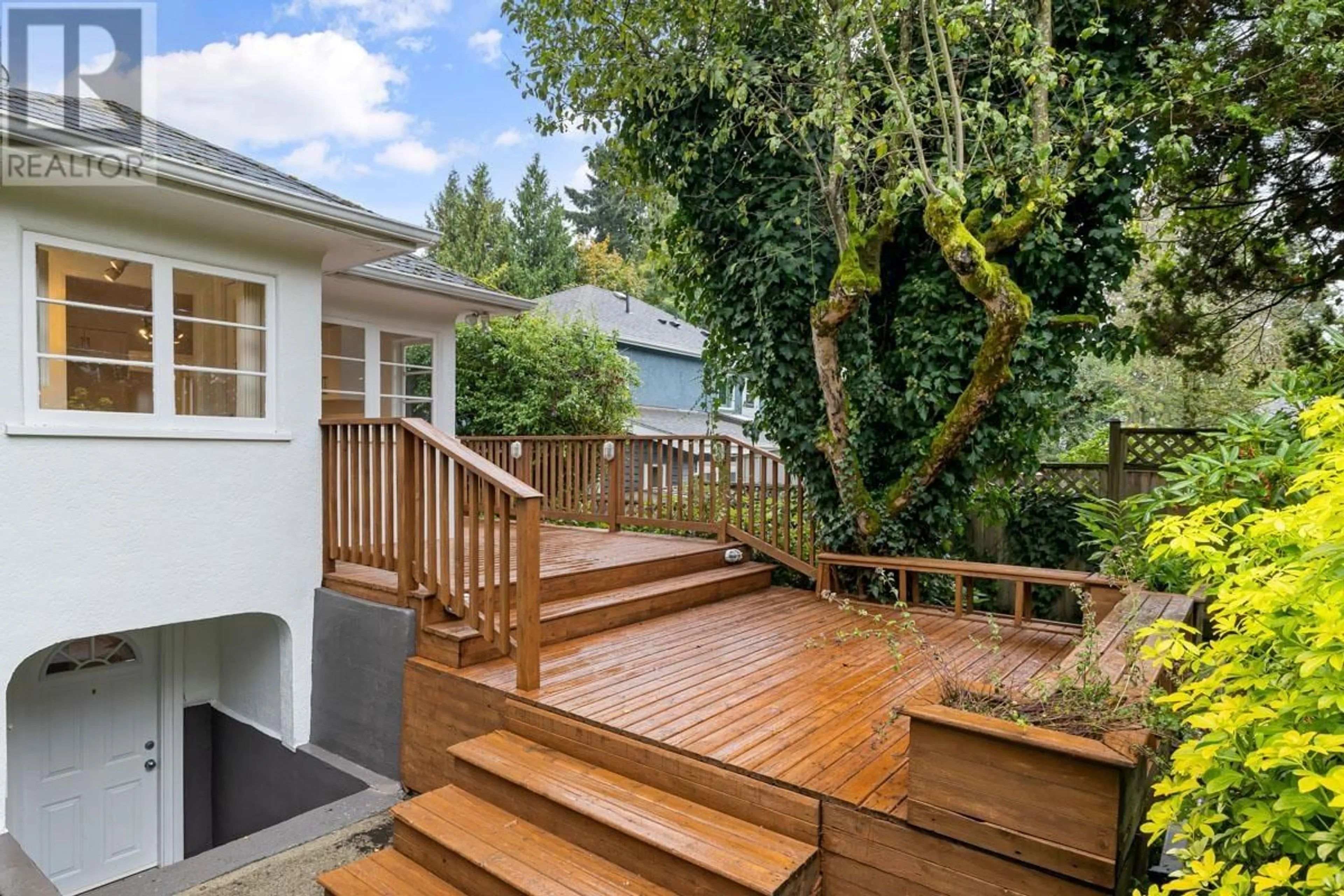 Patio, street for 1561 JEFFERSON AVENUE, West Vancouver British Columbia V7V2A2