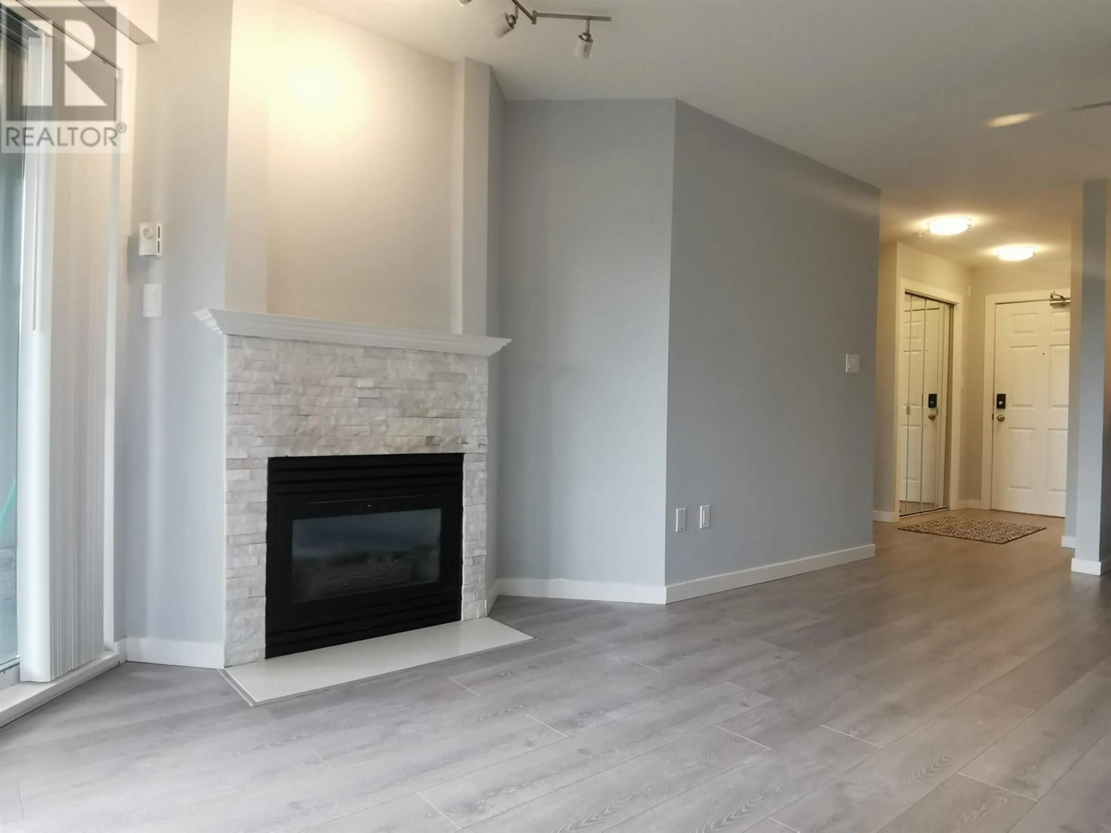 A pic of a room for 105 - 519 TWELFTH STREET, New Westminster British Columbia V3M6V9