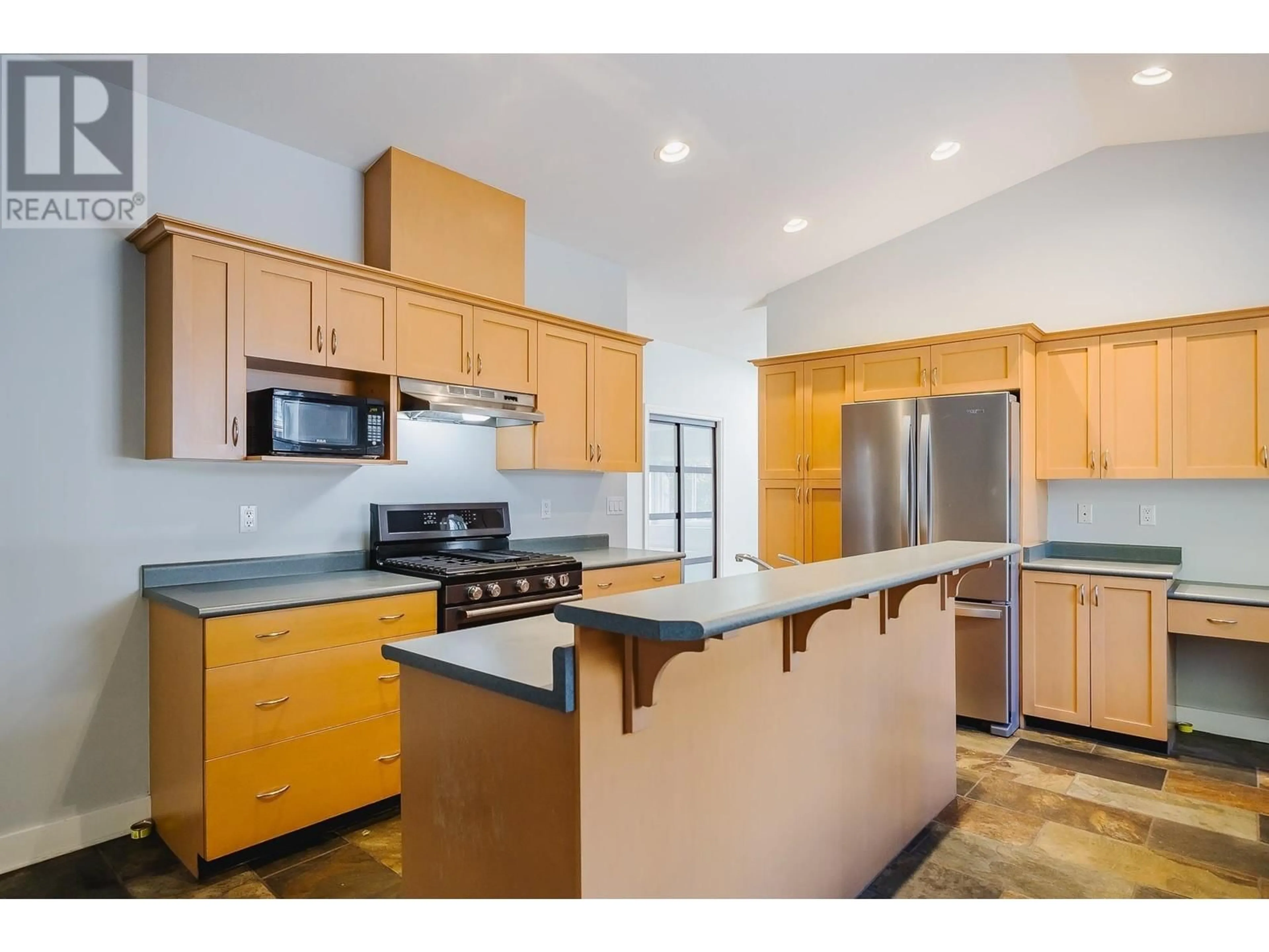 Standard kitchen, unknown for 21067 STONEHOUSE AVENUE, Maple Ridge British Columbia V2X8C4