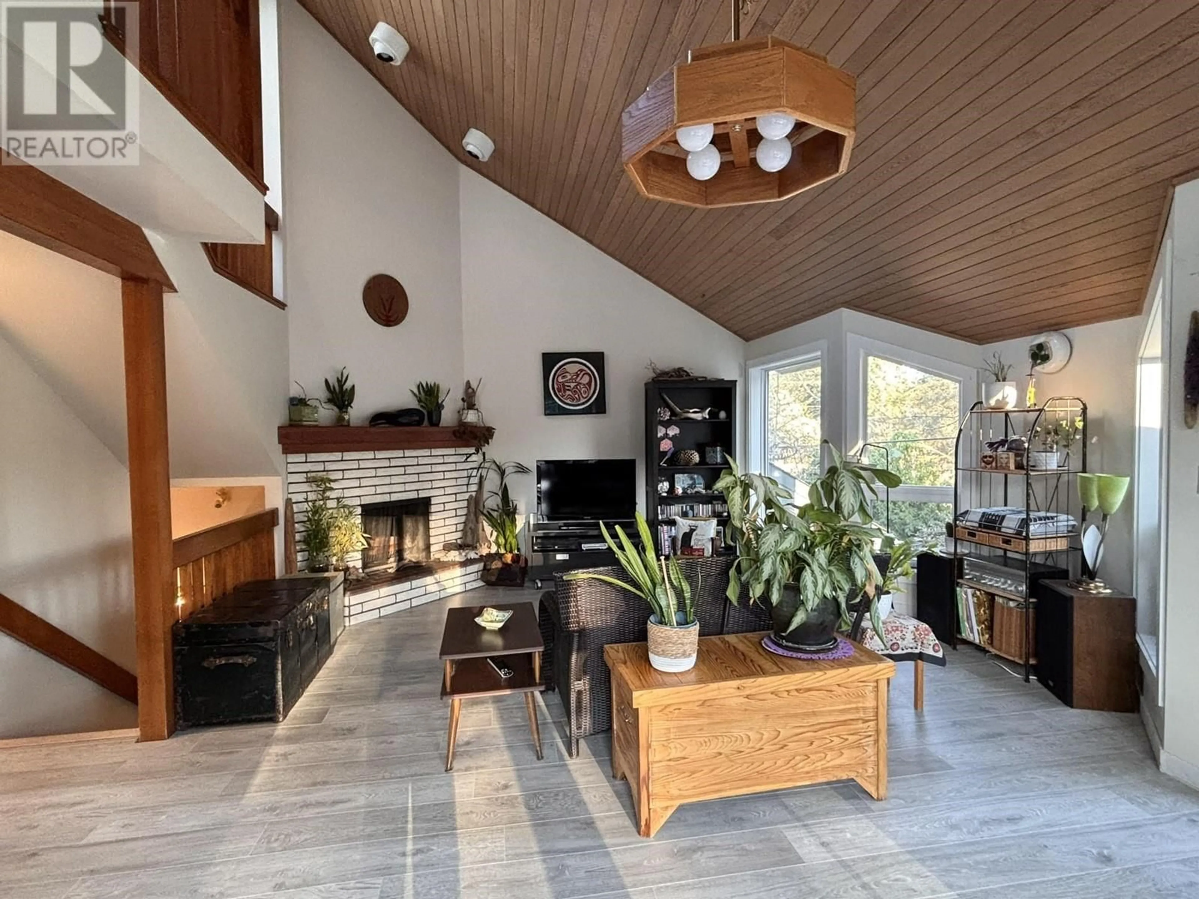Unknown for 9 - 5753 WHARF AVENUE, Sechelt British Columbia V7Z0H5