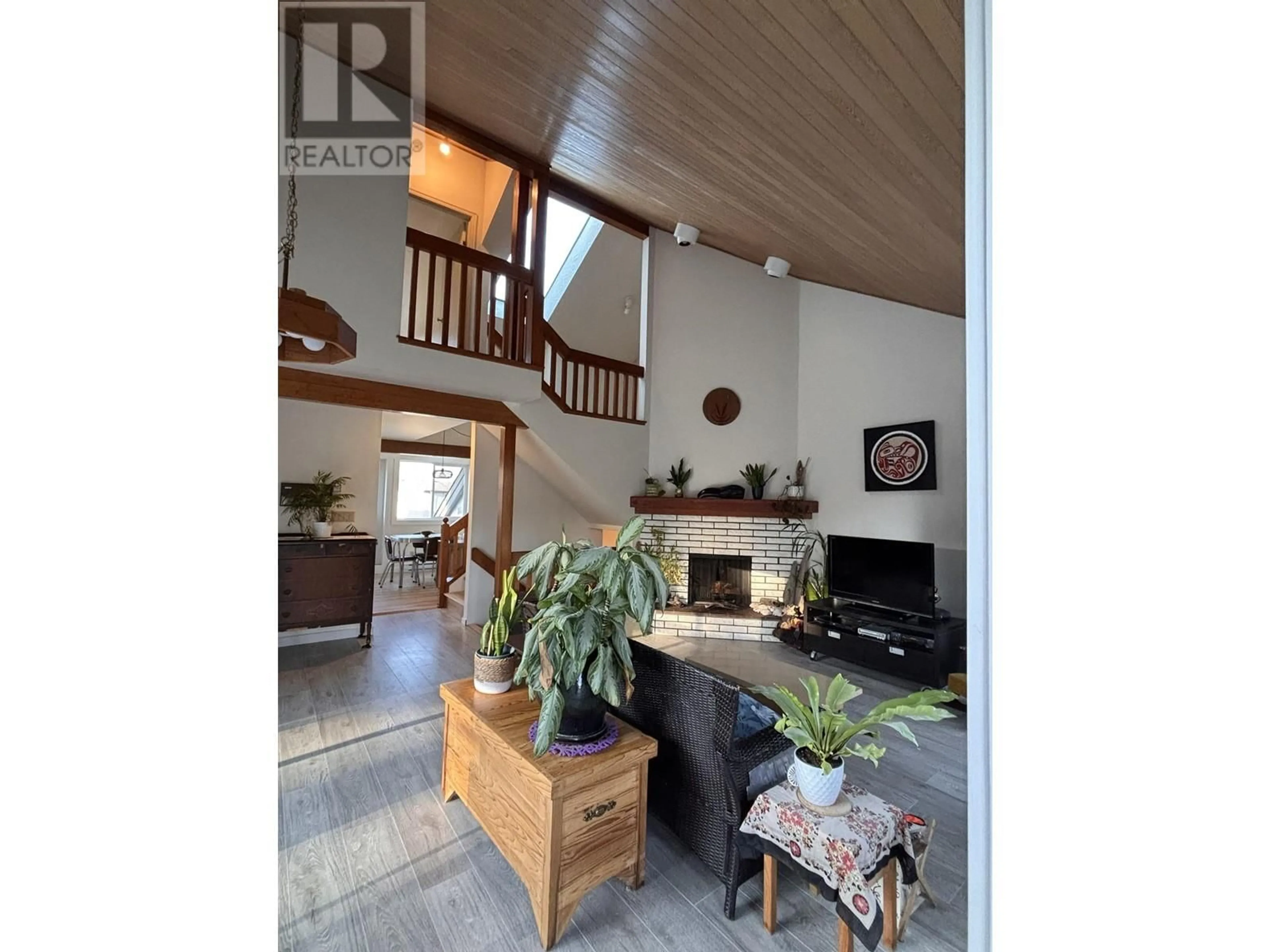 Unknown for 9 - 5753 WHARF AVENUE, Sechelt British Columbia V7Z0H5