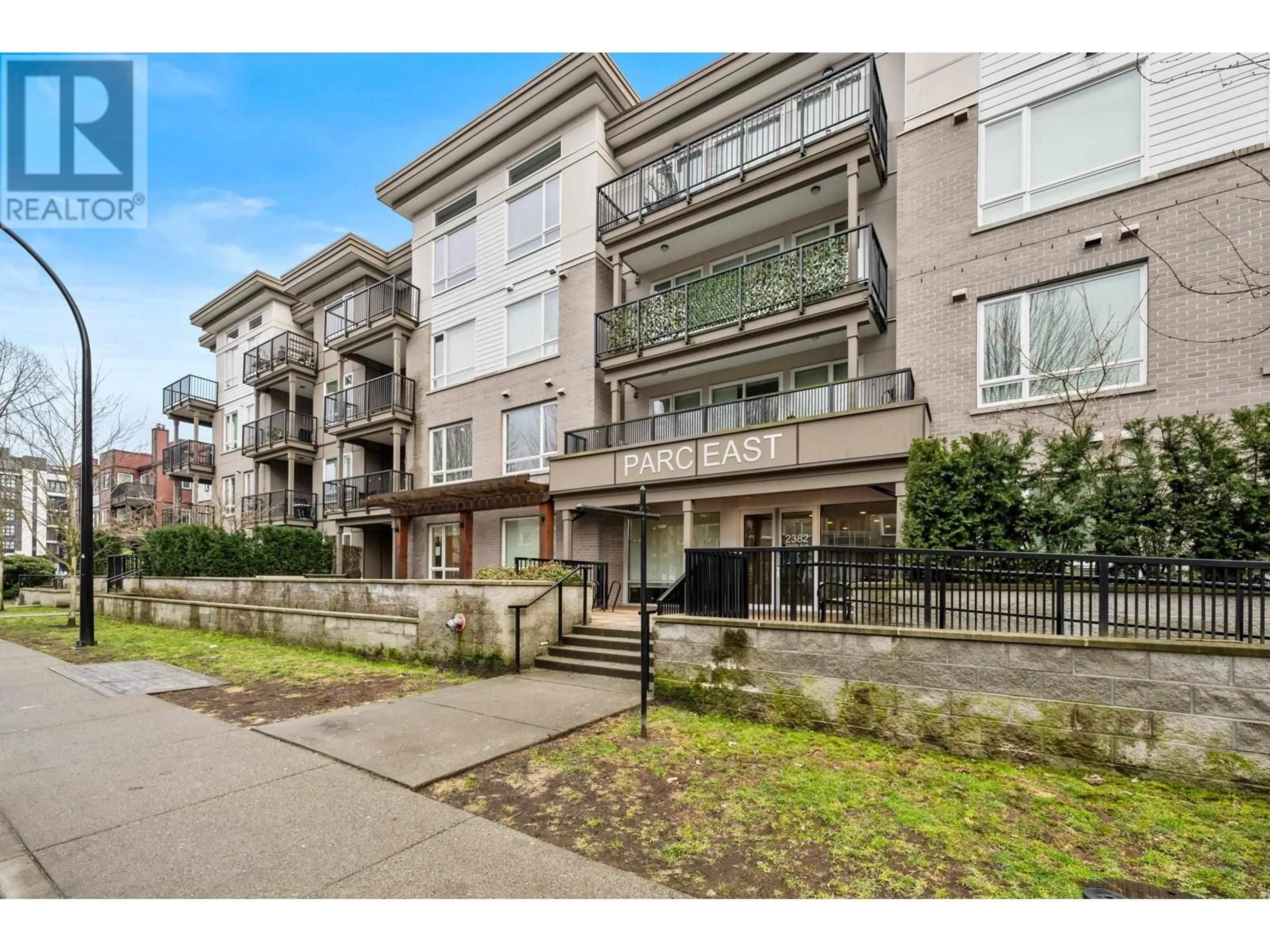 Patio, street for 304 2382 ATKINS AVENUE, Port Coquitlam British Columbia V3C0G7