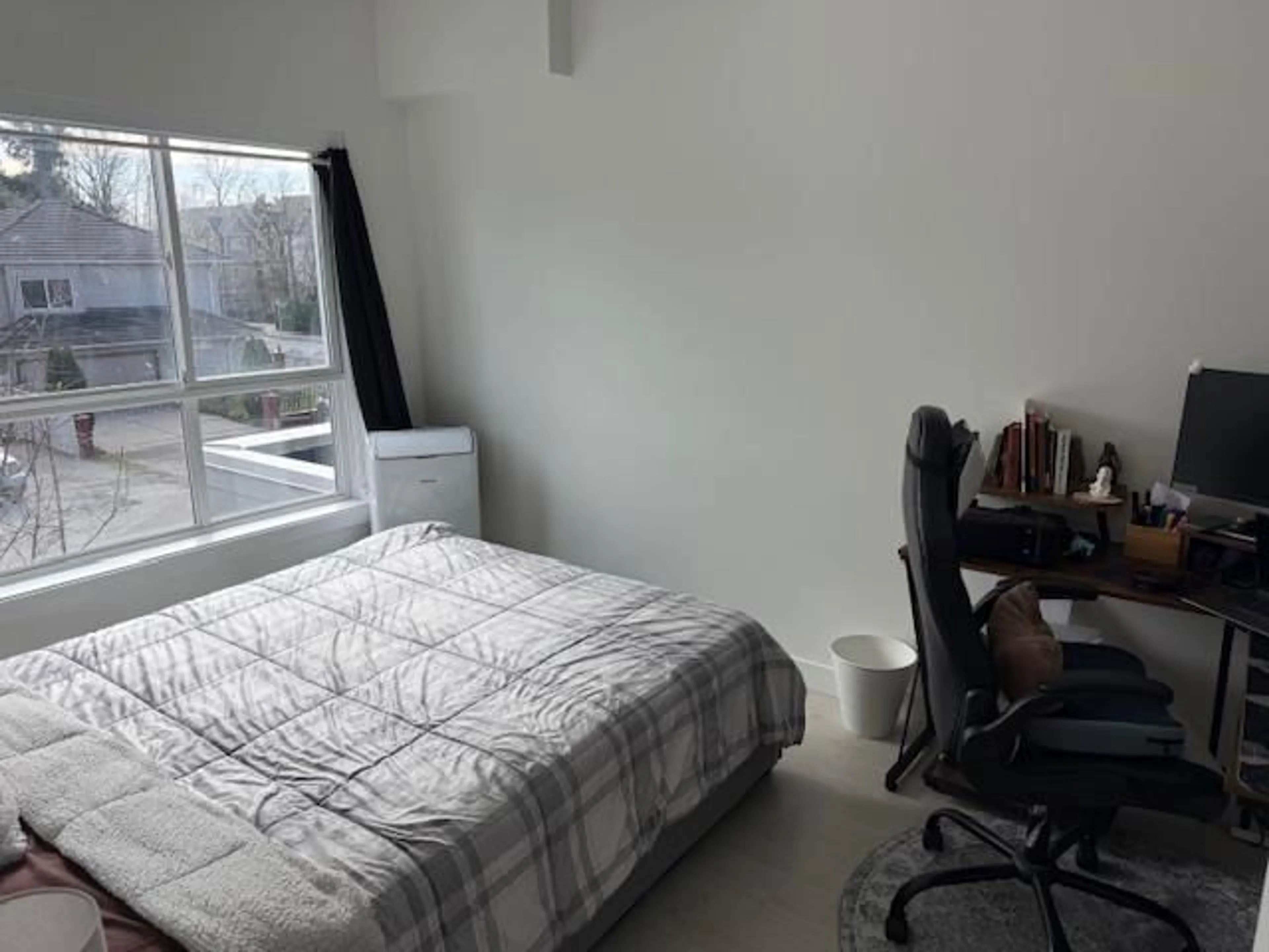 A pic of a room for 205 - 14225 103A, Surrey British Columbia V3T0T4