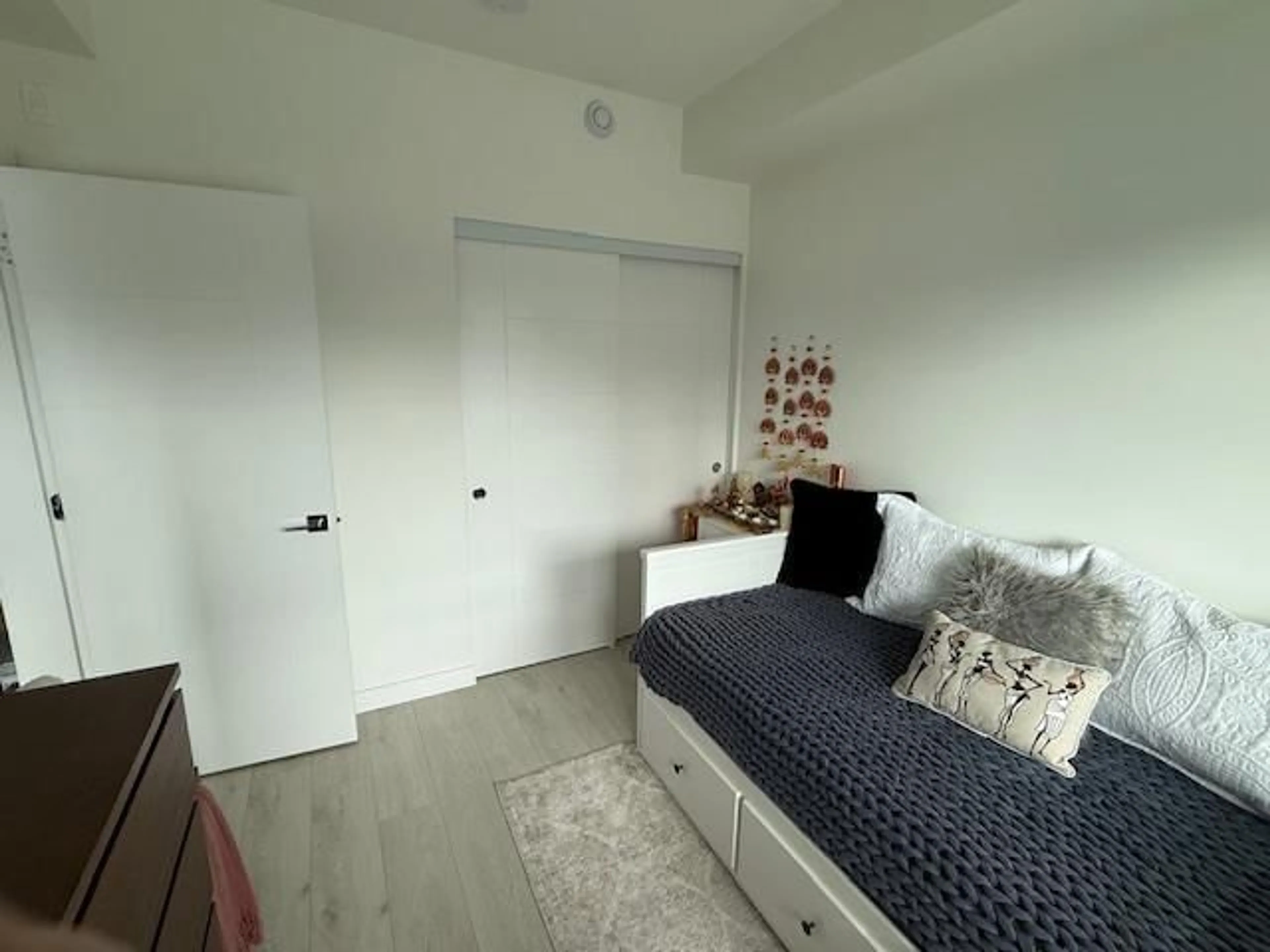 A pic of a room for 205 - 14225 103A, Surrey British Columbia V3T0T4