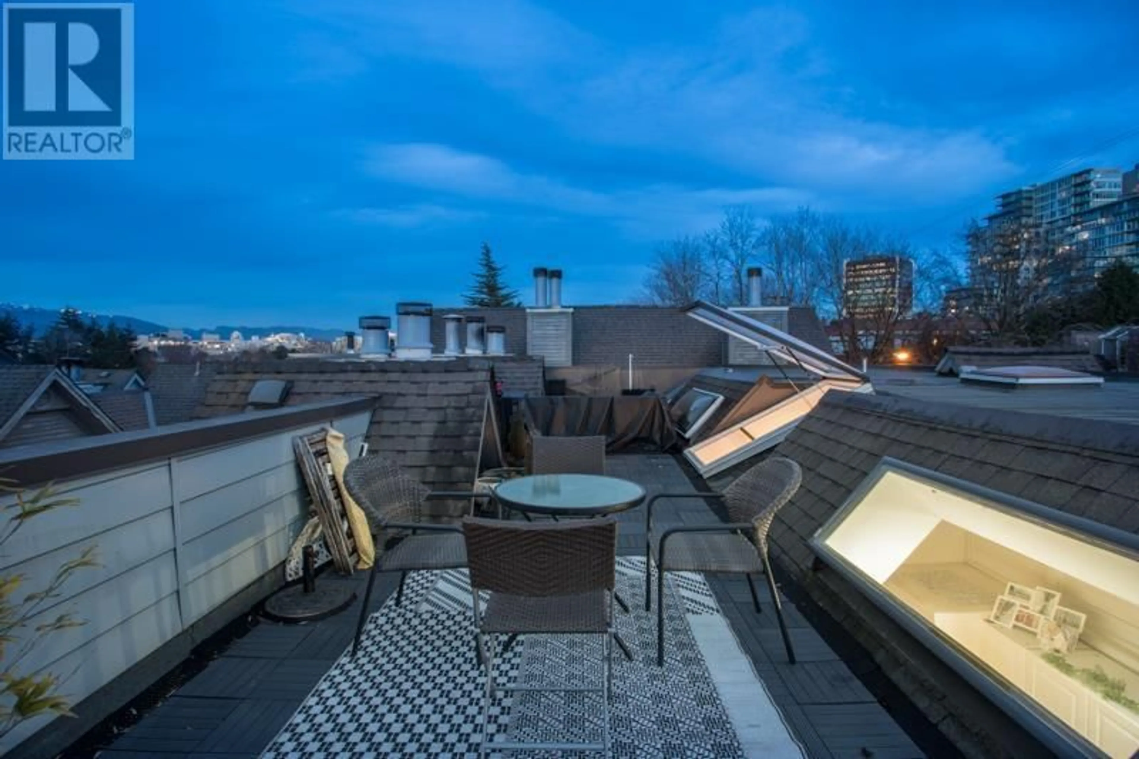 Patio, city buildings view from balcony for 831 7TH AVENUE, Vancouver British Columbia V5Z1C2