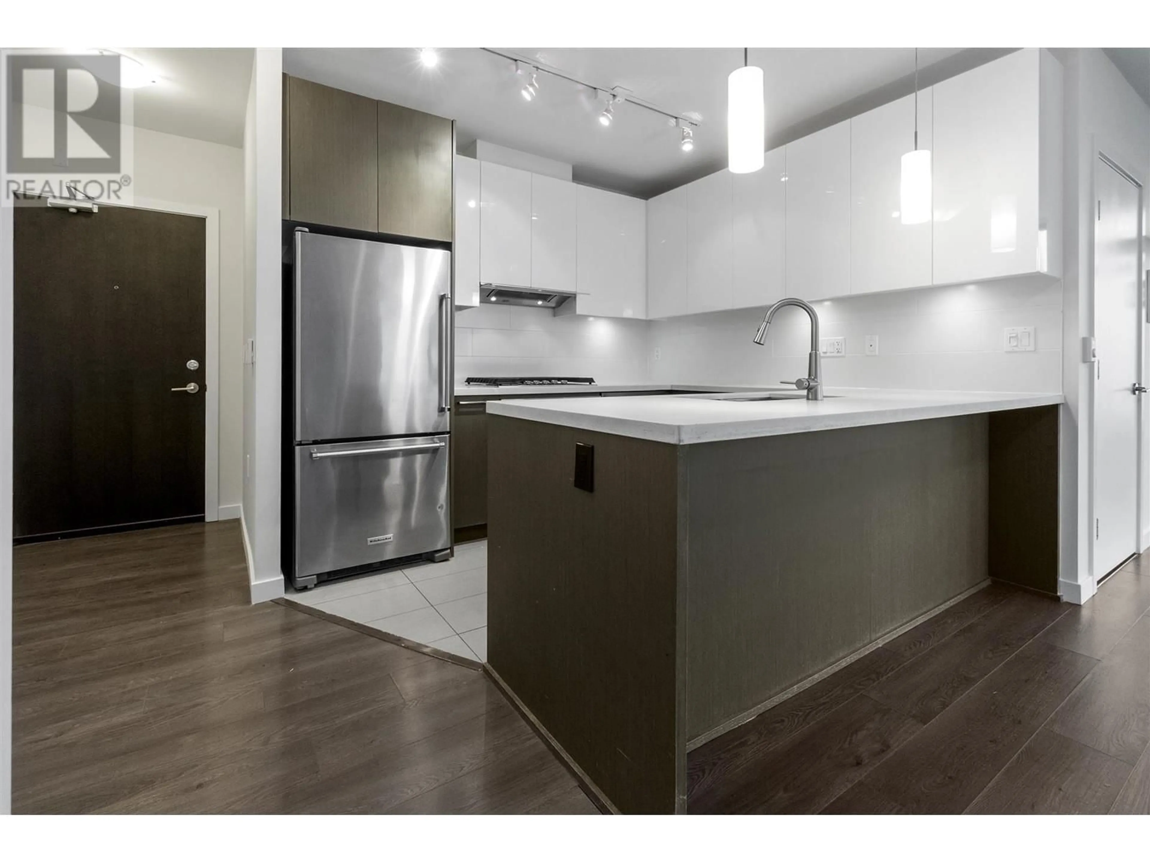Open concept kitchen, wood/laminate floor for 2207 - 3080 LINCOLN AVENUE, Coquitlam British Columbia V3B0L9