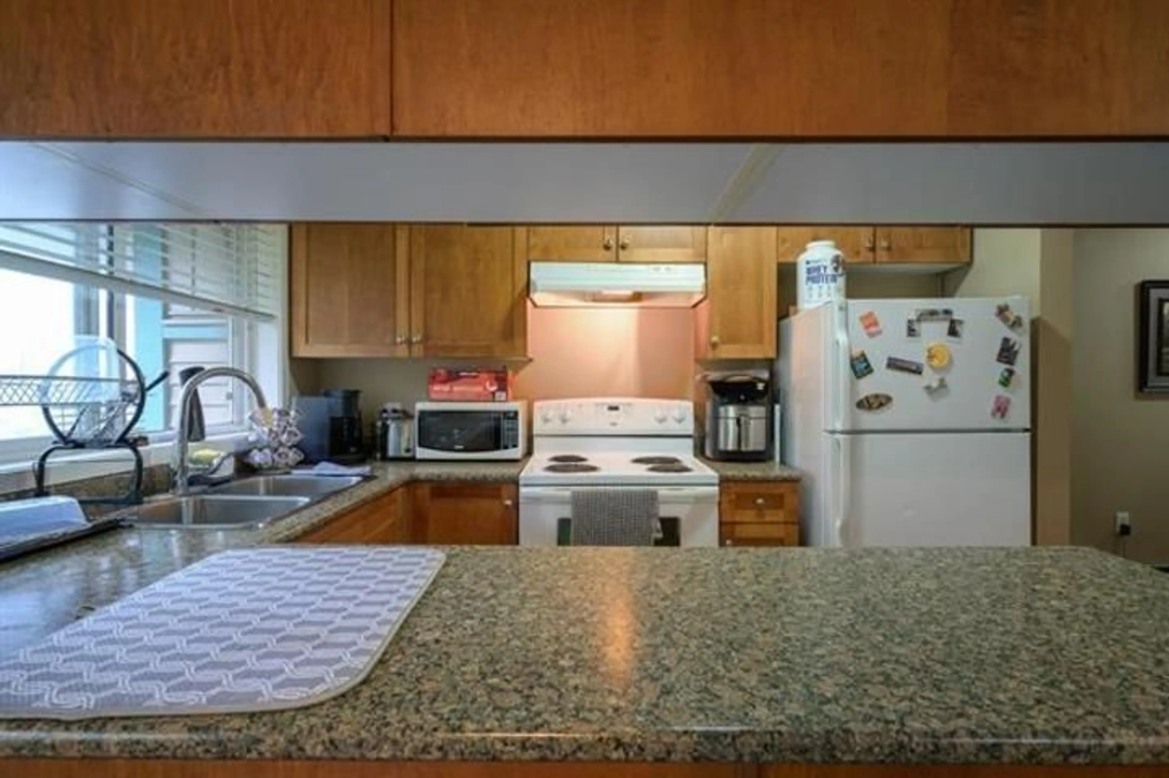 Standard kitchen, unknown for 402 - 33960 OLD YALE, Abbotsford British Columbia V2S2J9
