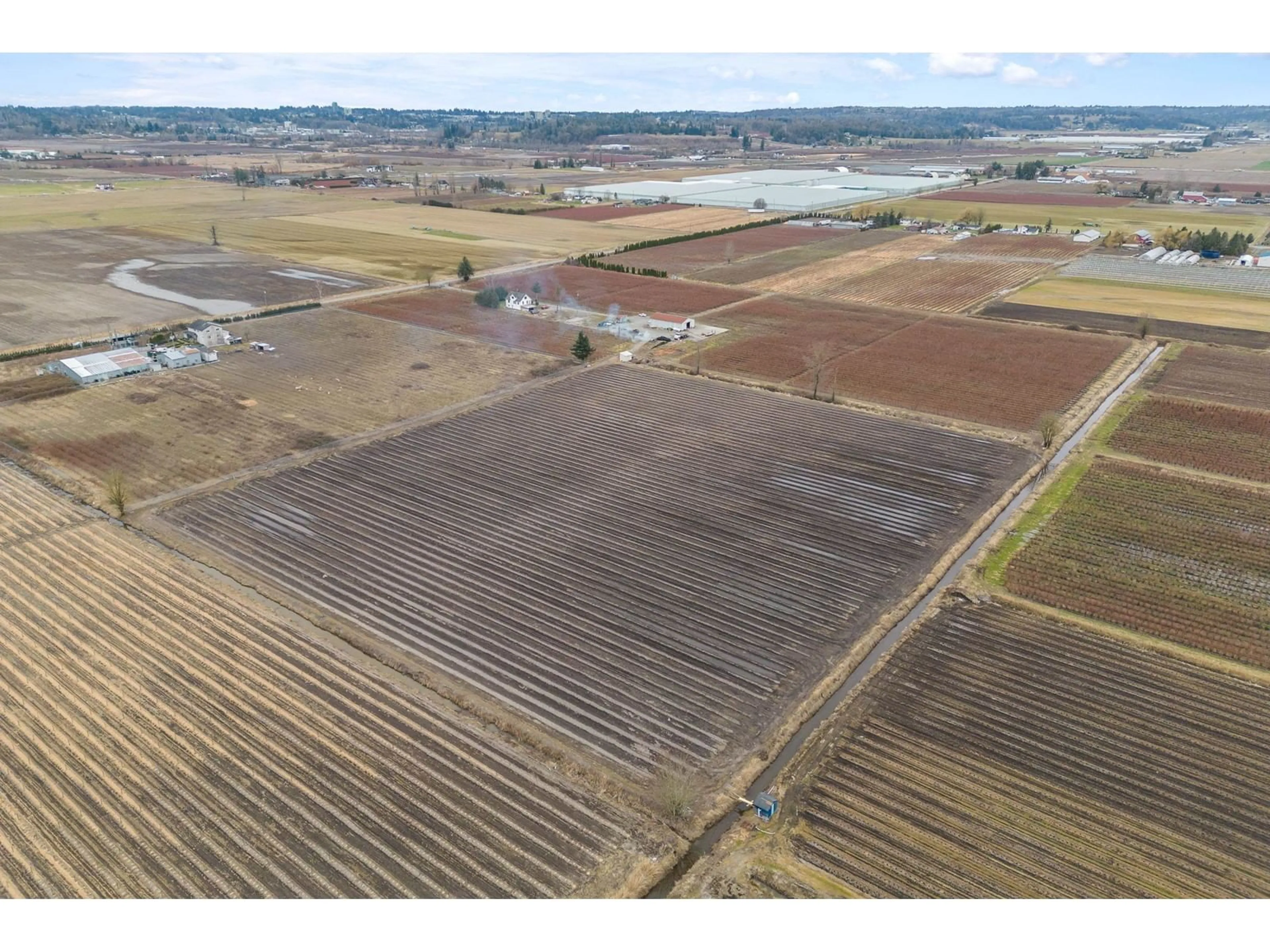 A pic from outside/outdoor area/front of a property/back of a property/a pic from drone, unknown for 34659 TOWNSHIPLINE ROAD, Abbotsford British Columbia V3G1R5