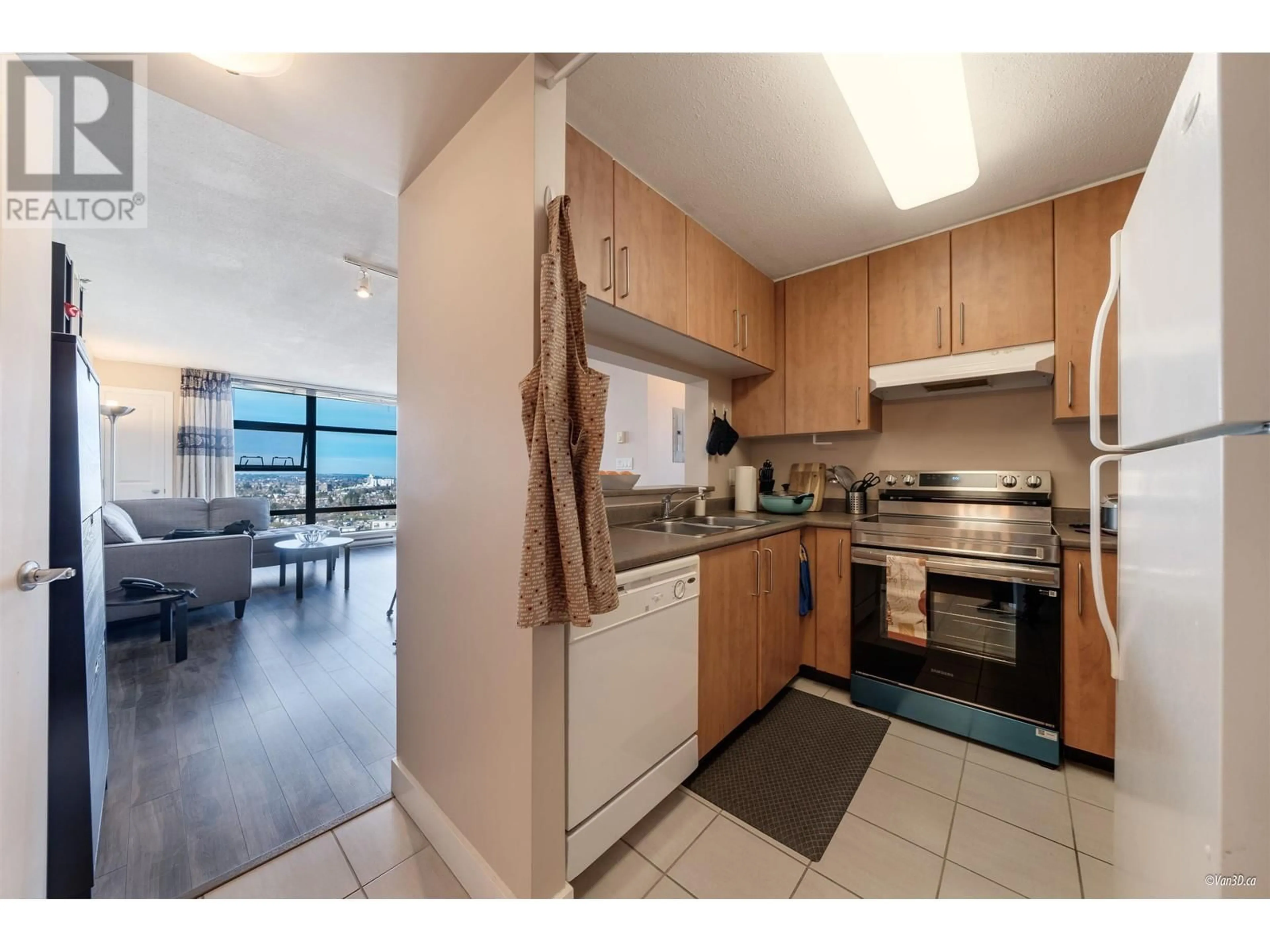 Standard kitchen, unknown for 2707 5380 OBEN STREET, Vancouver British Columbia V5R6H7