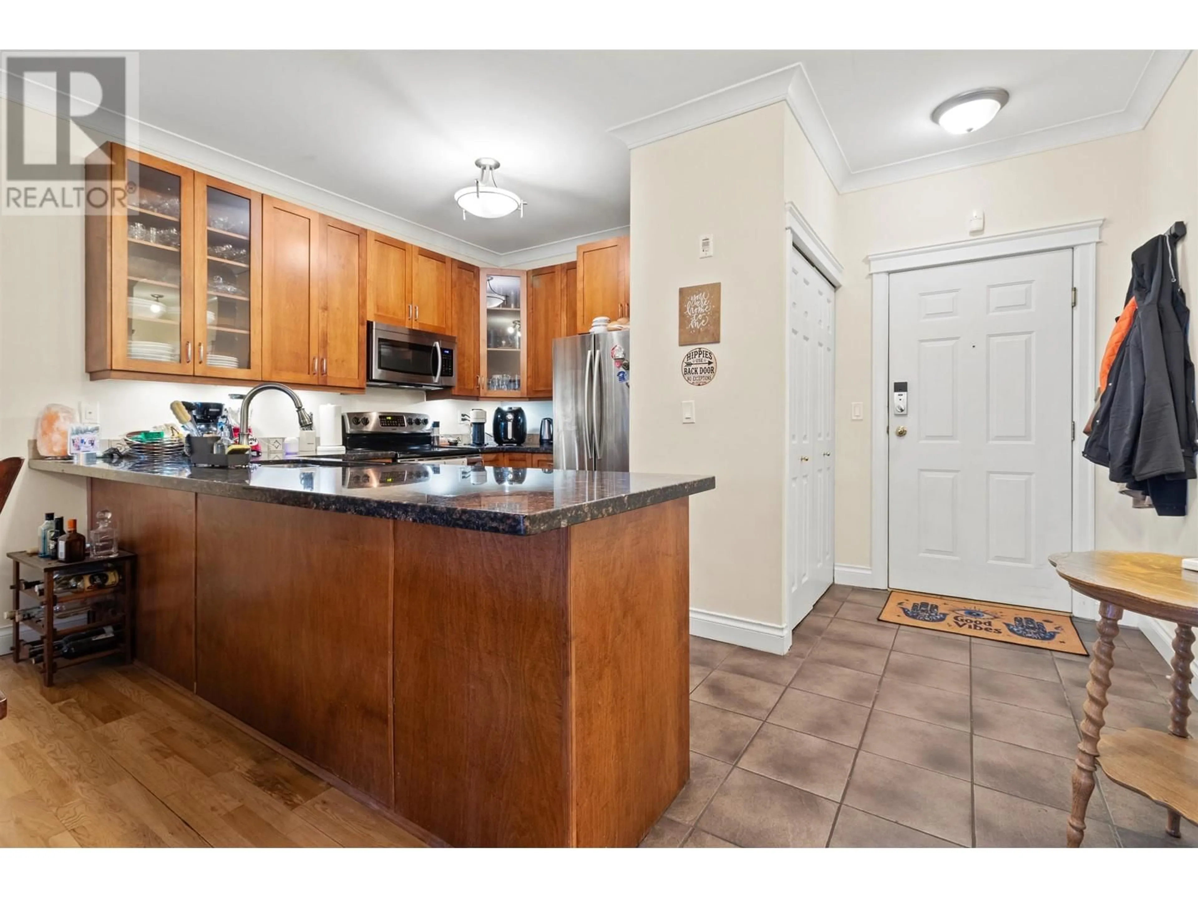 Standard kitchen, unknown for 107 - 2109 ROWLAND STREET, Port Coquitlam British Columbia V3C6J4