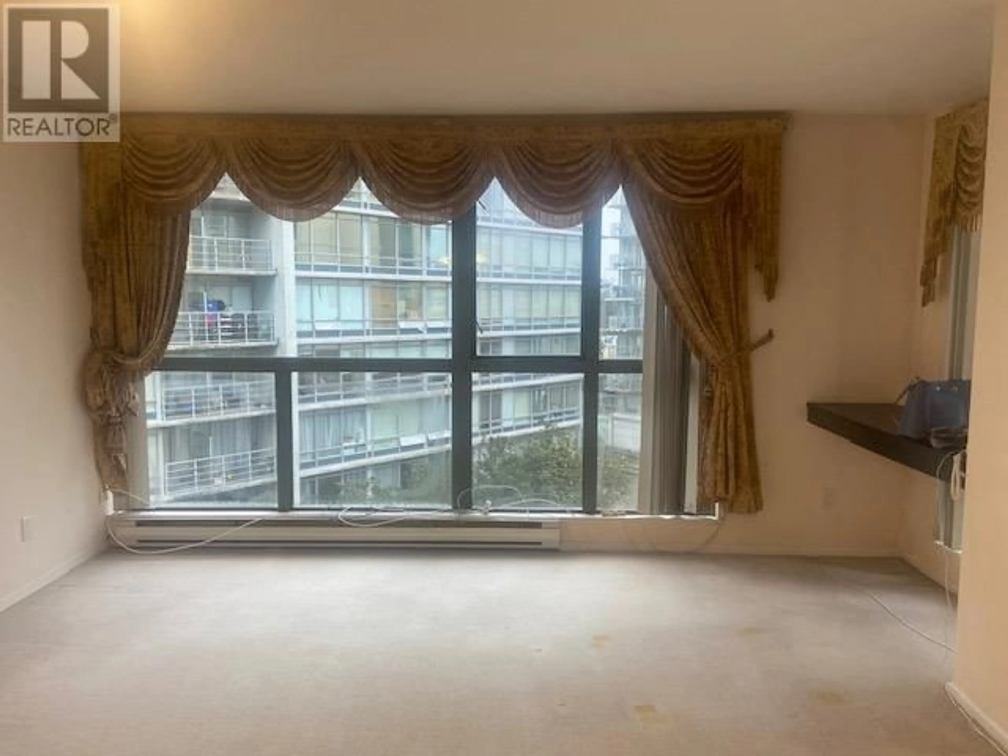 A pic of a room for 703 8246 LANSDOWNE ROAD, Richmond British Columbia V6X3Y4