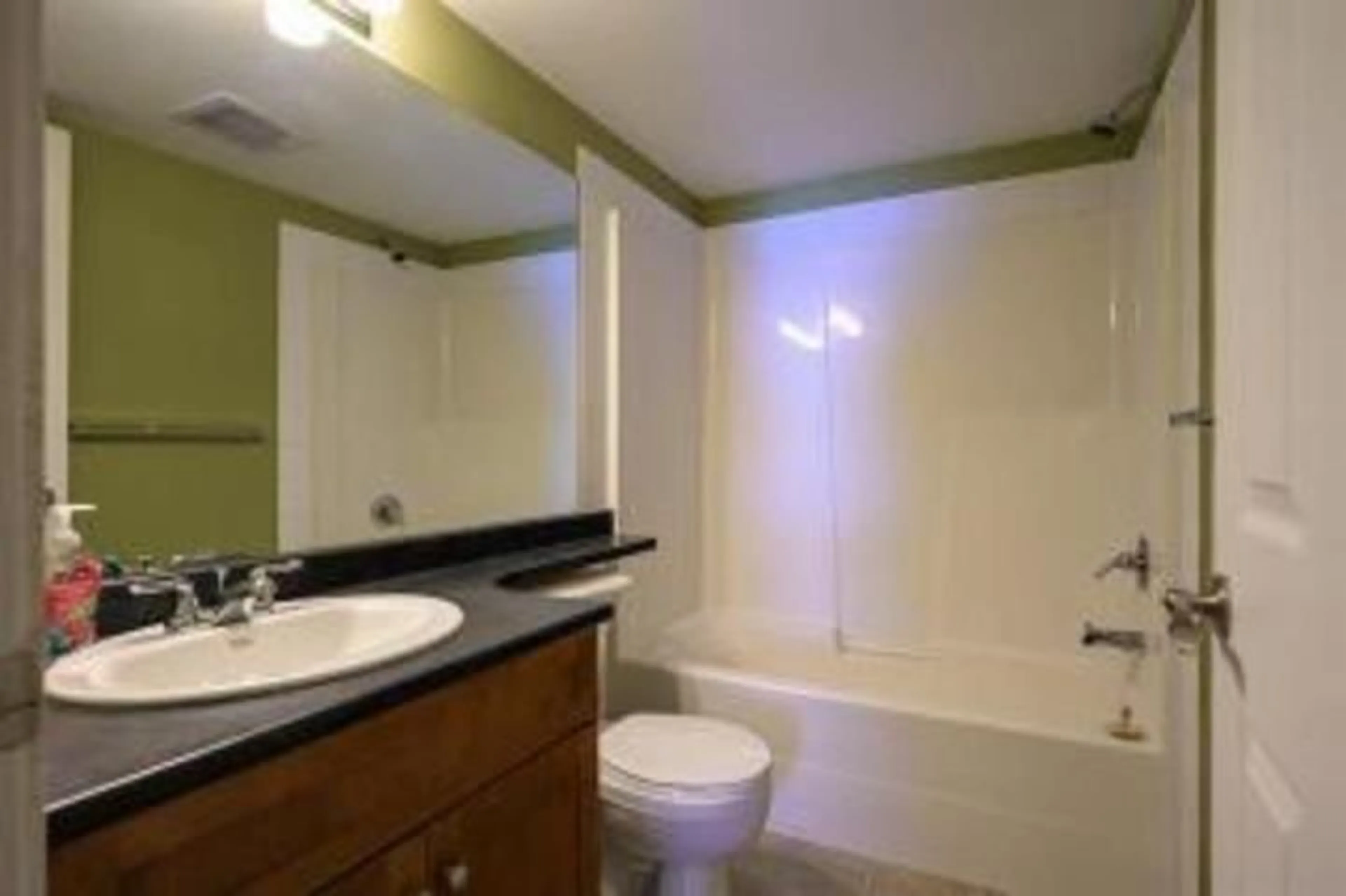 Standard bathroom, unknown for 312 - 33960 OLD YALE, Abbotsford British Columbia V2S2J9