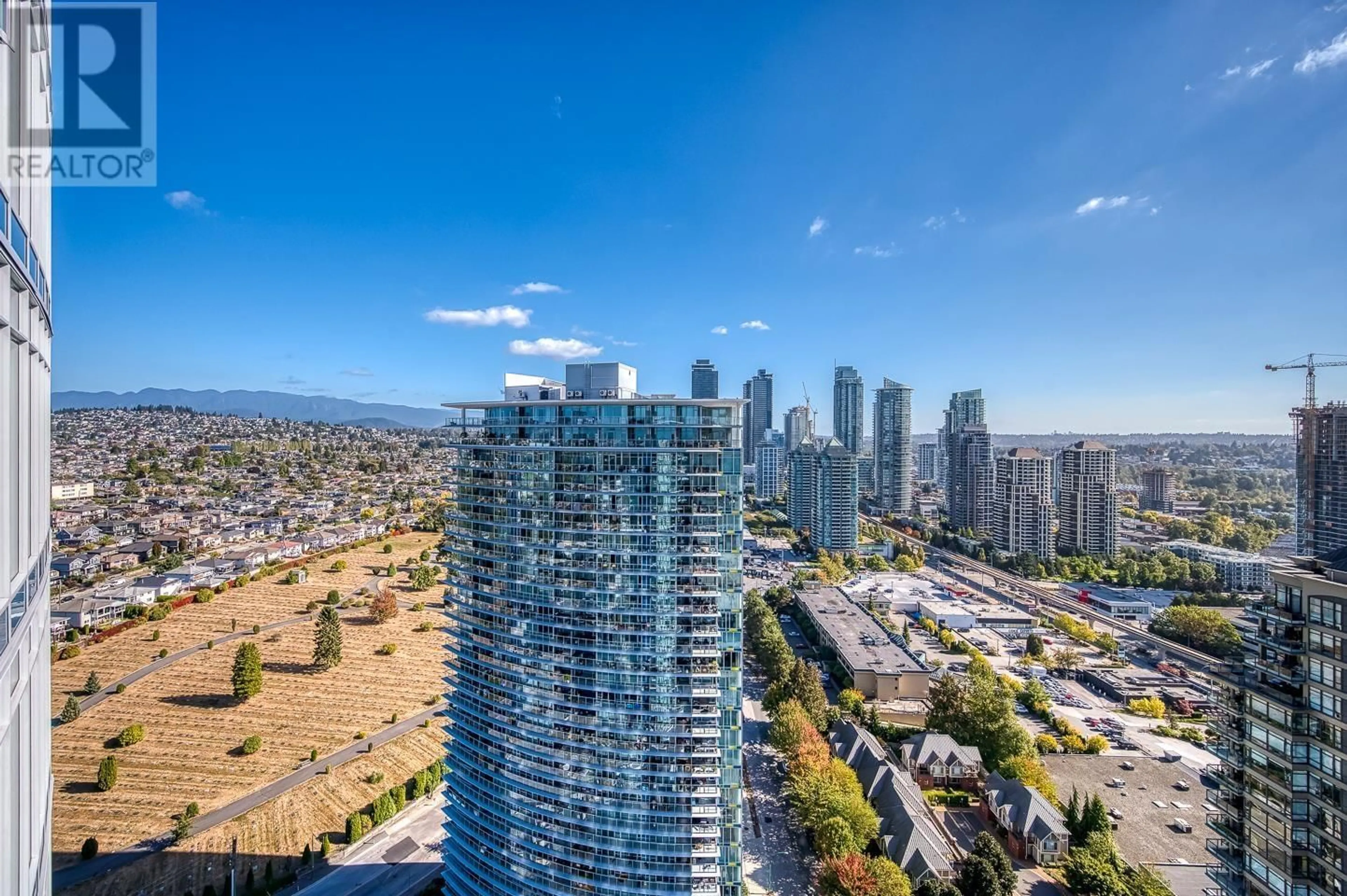 A pic from outside/outdoor area/front of a property/back of a property/a pic from drone, city buildings view from balcony for 3001 1788 GILMORE AVENUE, Burnaby British Columbia V5C0L5