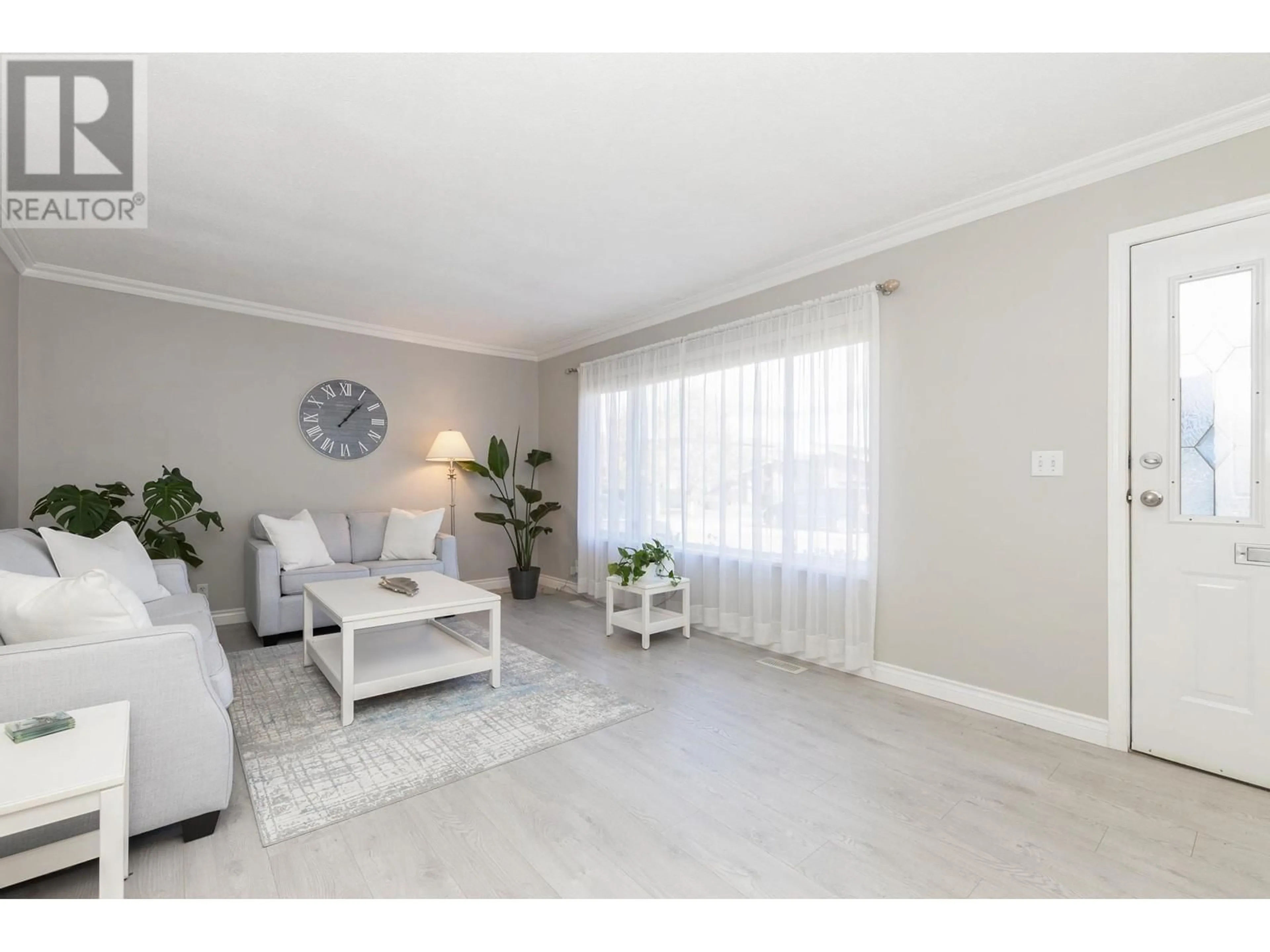 Living room with furniture, unknown for 12437 202 STREET, Maple Ridge British Columbia V2X4T3