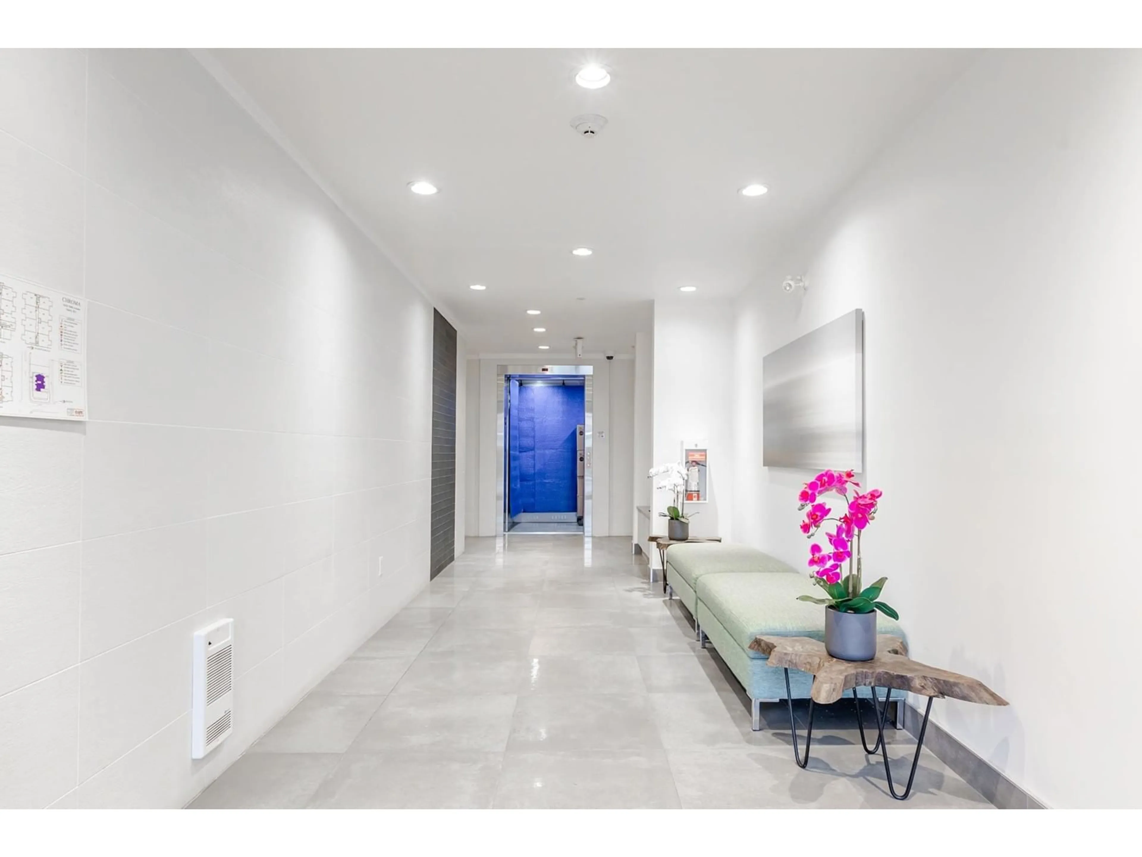 Indoor foyer for 303 - 15628 104, Surrey British Columbia V4N2J3
