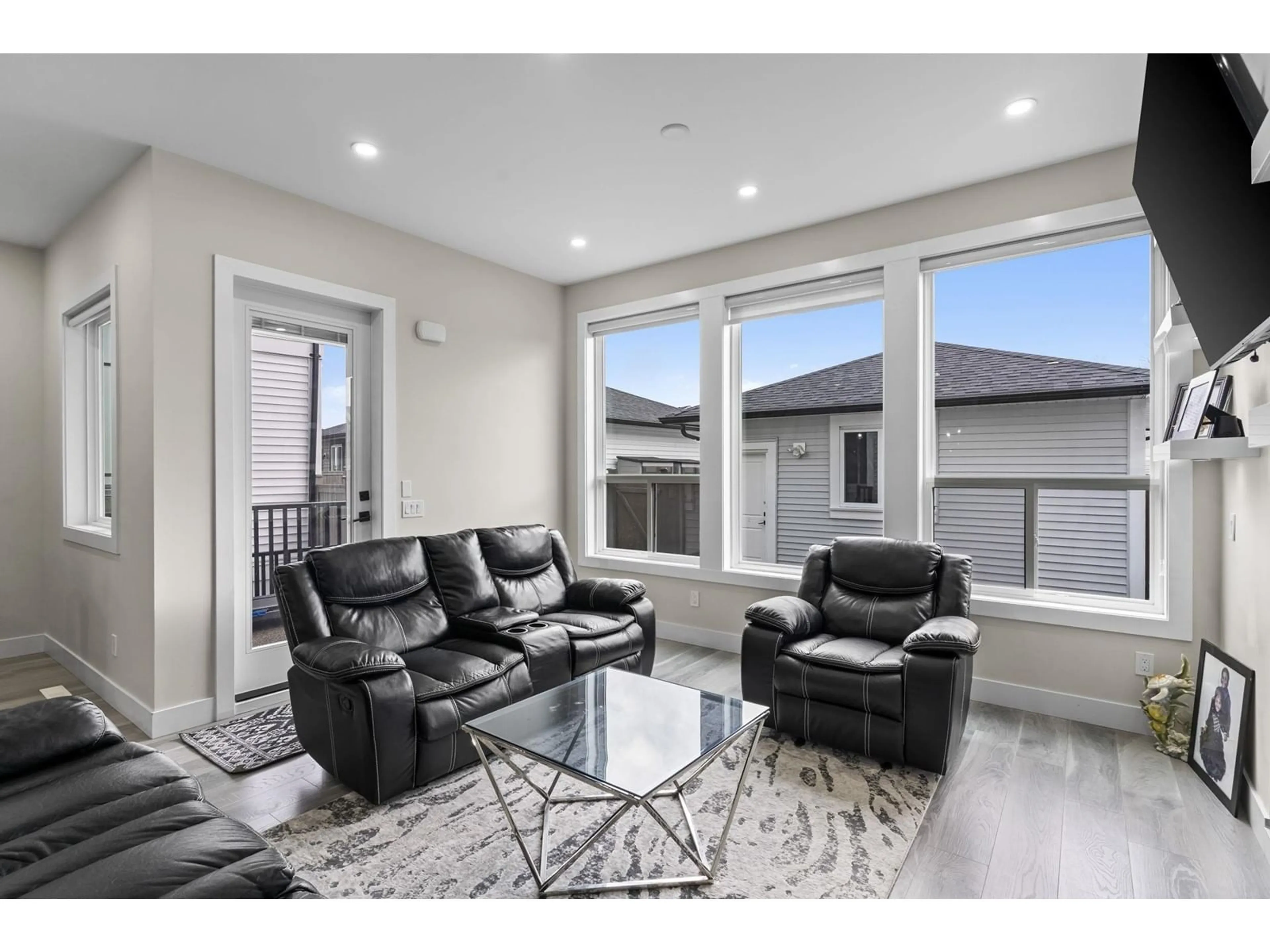 Living room with furniture, unknown for 4440 STEPHEN LEACOCK, Abbotsford British Columbia V3G2Z1