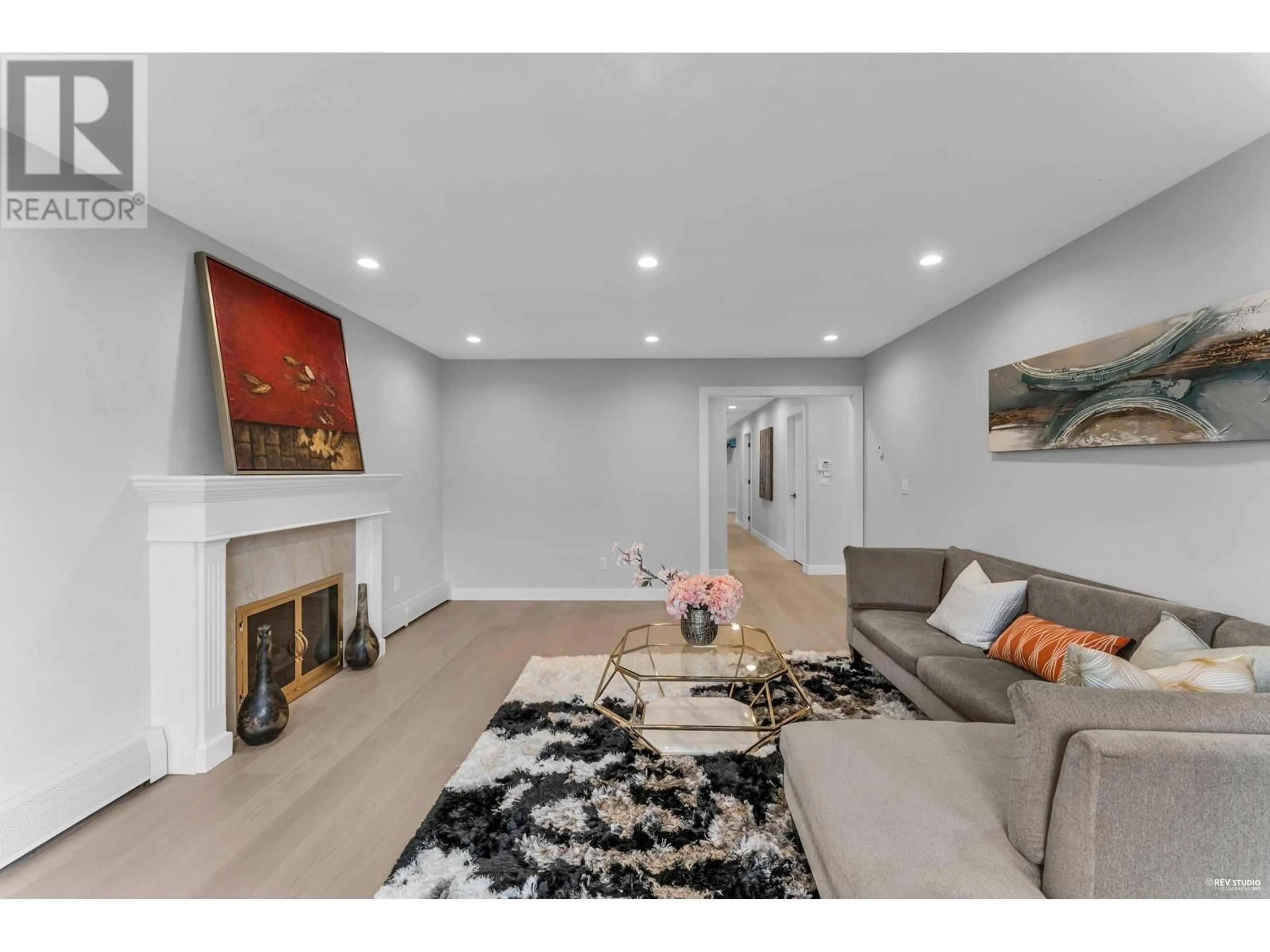 Living room with furniture, unknown for 2052 W 44TH AVENUE, Vancouver British Columbia V6M2E9