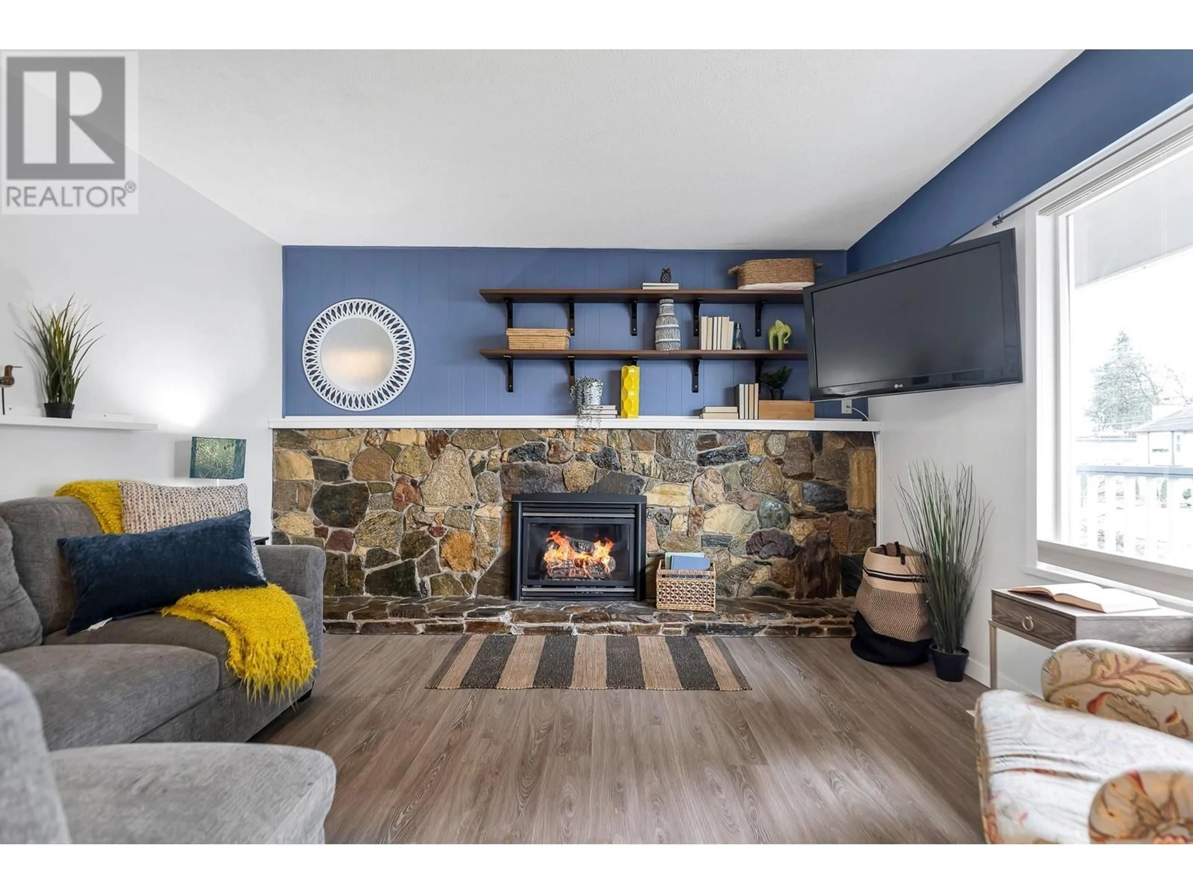 Living room with furniture, unknown for 11348 MELVILLE STREET, Maple Ridge British Columbia V2X1P6