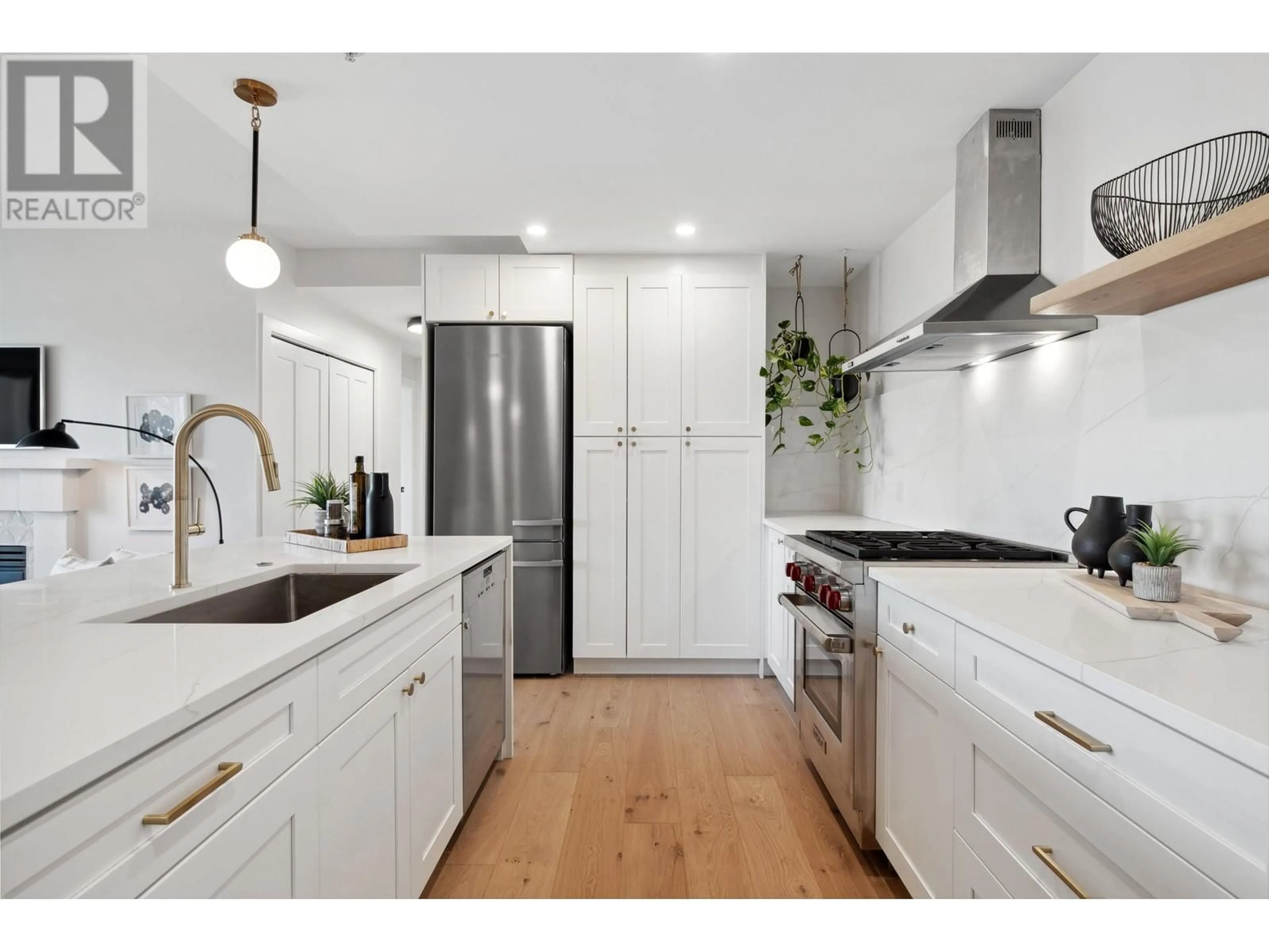 Open concept kitchen, unknown for 402 5790 E BOULEVARD, Vancouver British Columbia V6M4M4