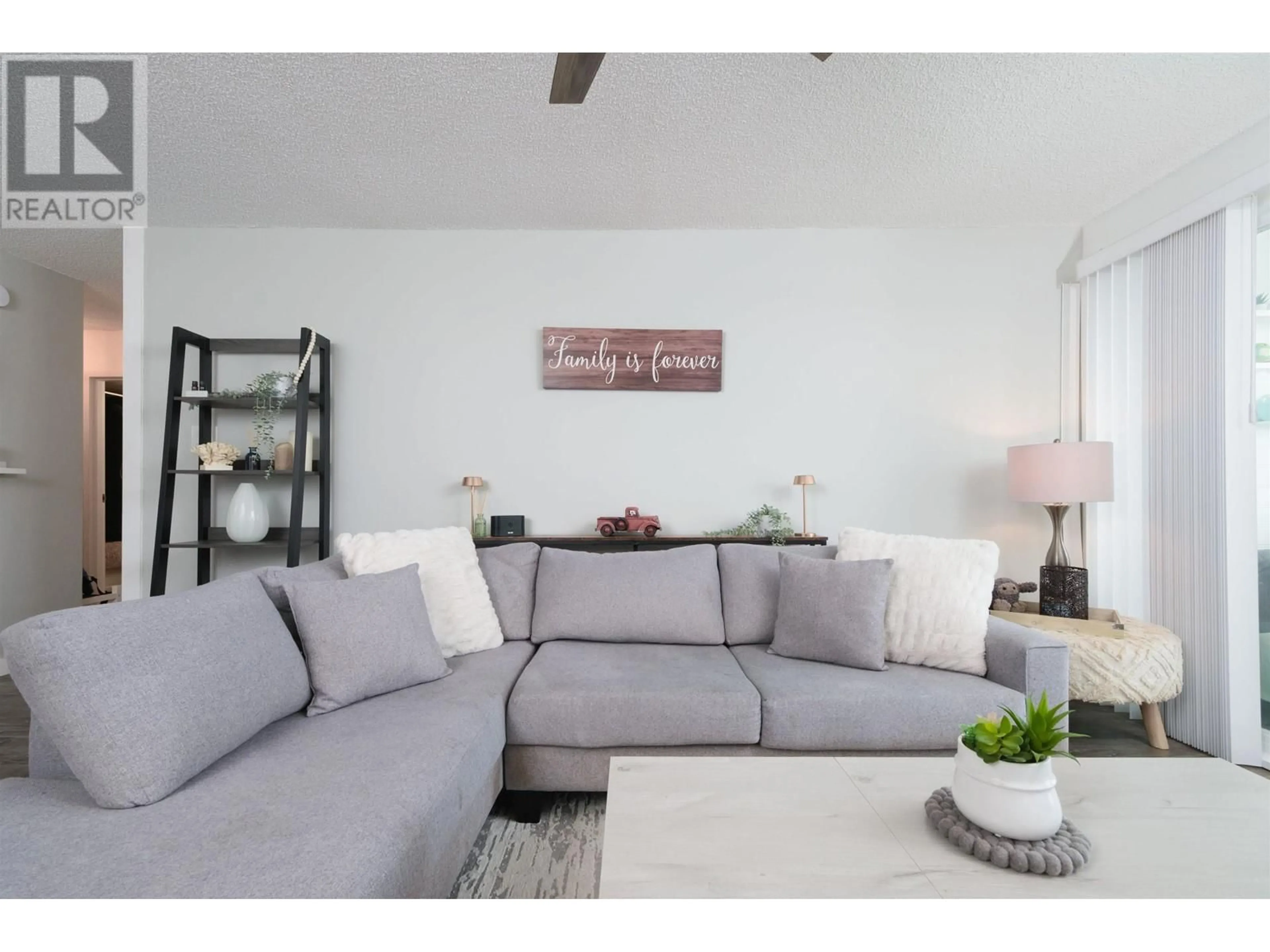 Living room with furniture, unknown for 228 - 3451 SPRINGFIELD DRIVE, Richmond British Columbia V7E1Z2
