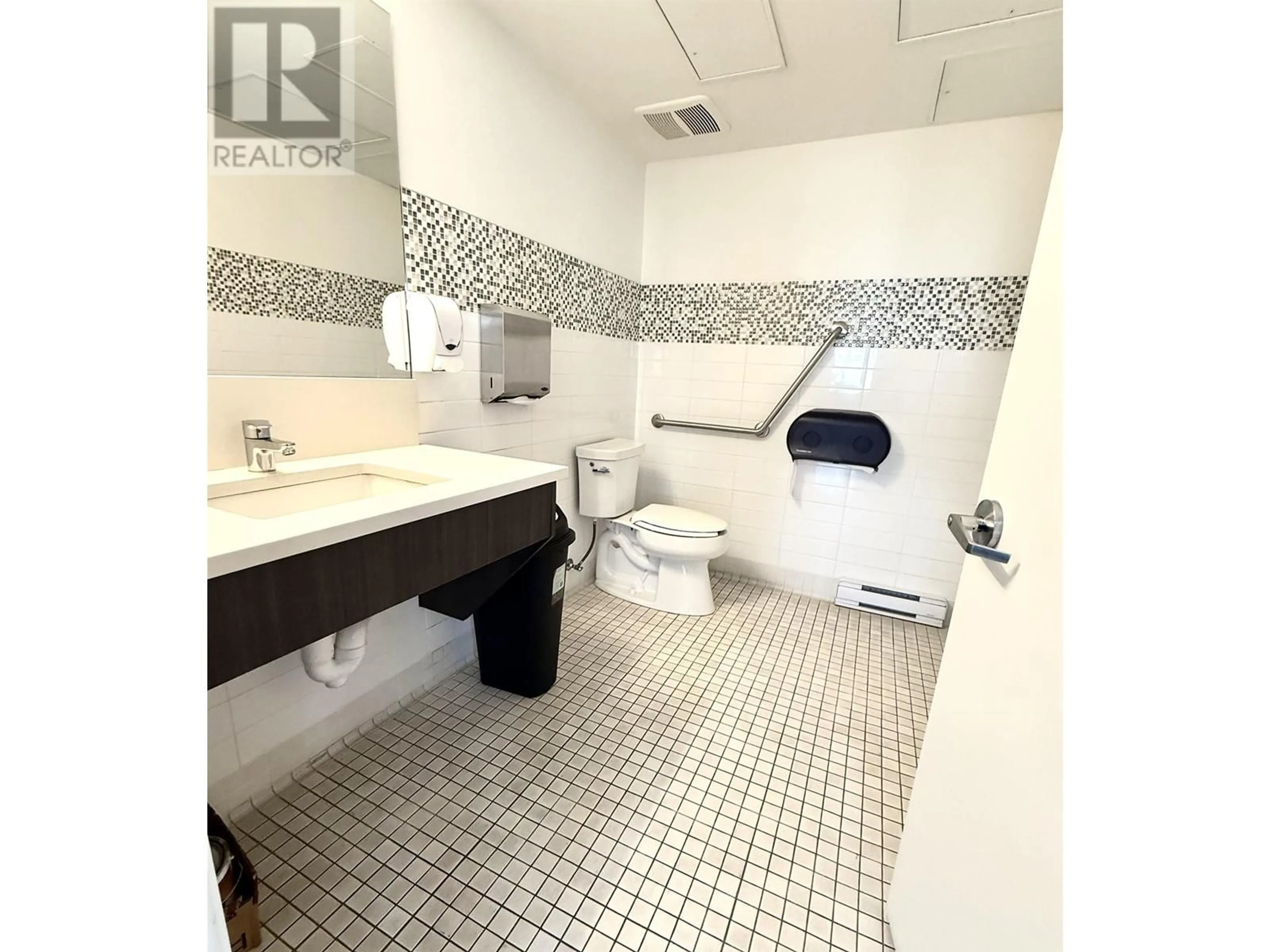Standard bathroom, ceramic/tile floor for 217 - 828 GAUTHIER AVENUE, Coquitlam British Columbia V3K0E9