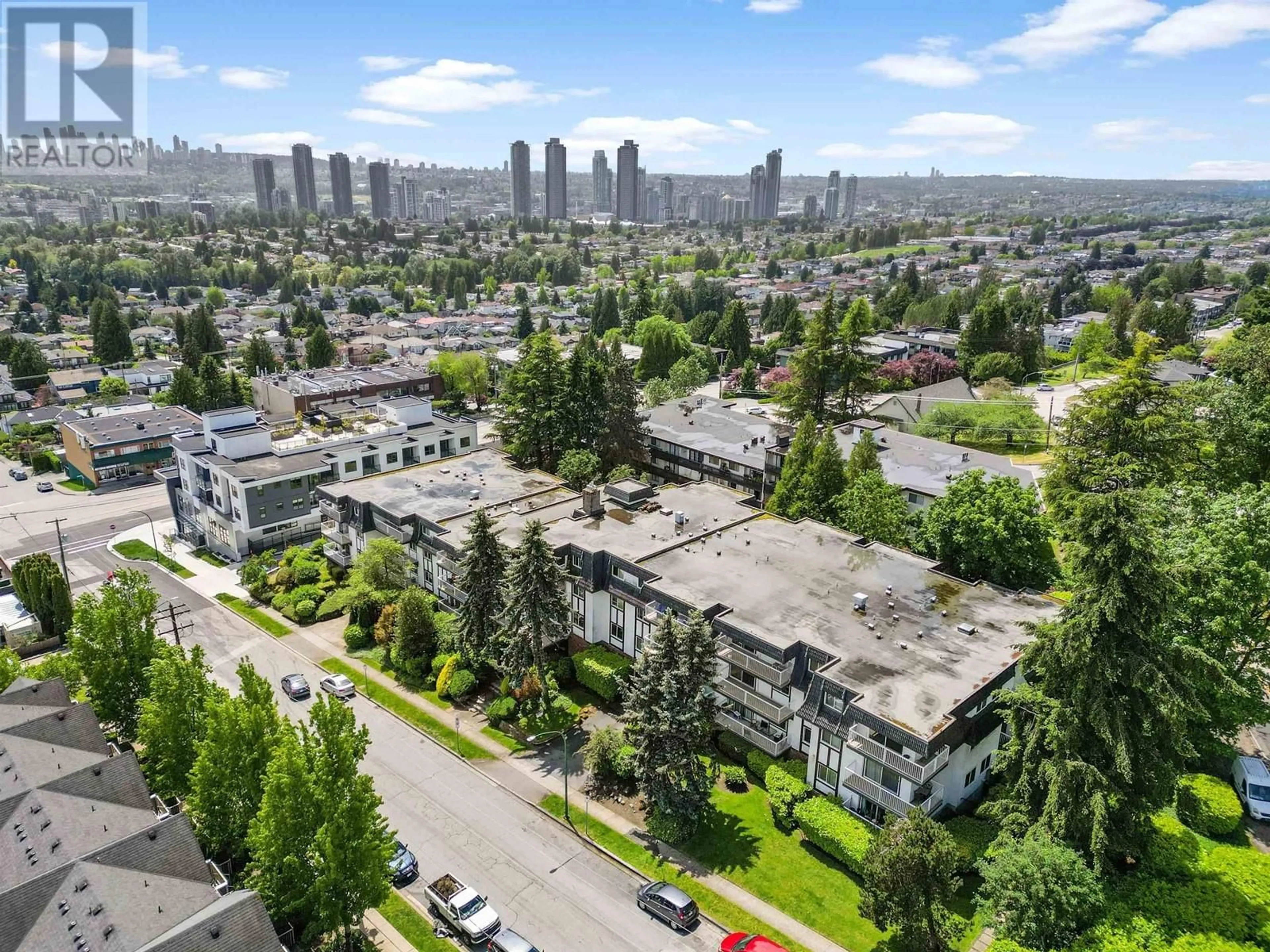 A pic from outside/outdoor area/front of a property/back of a property/a pic from drone, city buildings view from balcony for 302 371 ELLESMERE AVENUE, Burnaby British Columbia V5B3T1