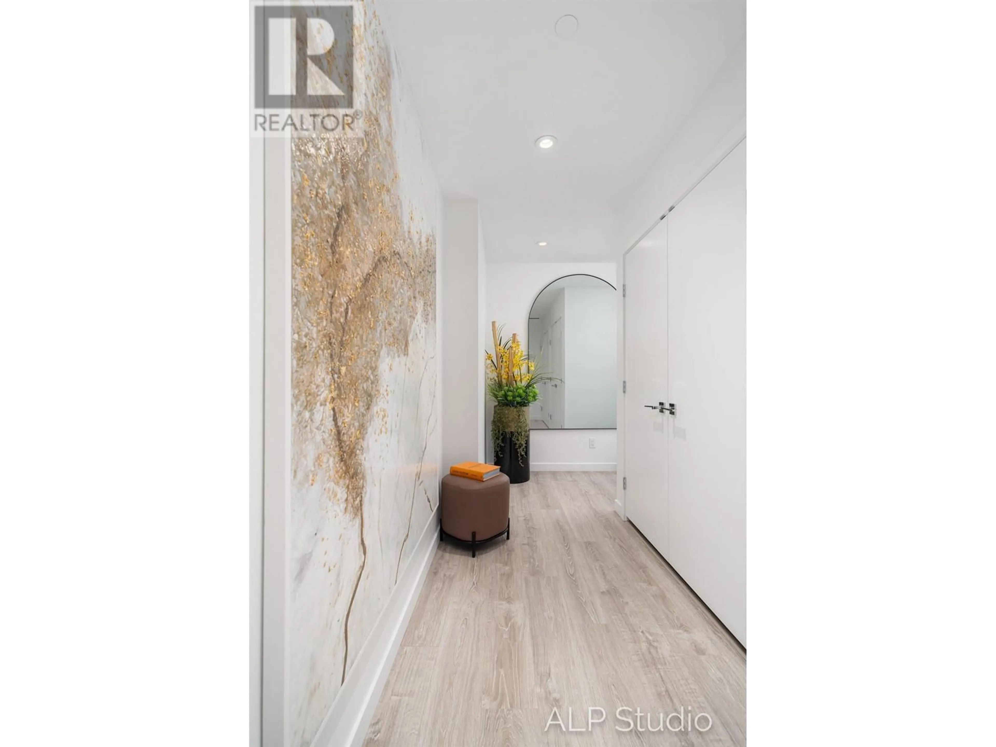 Indoor entryway for 3708 - 680 QUAYSIDE DRIVE, New Westminster British Columbia V3M0P2